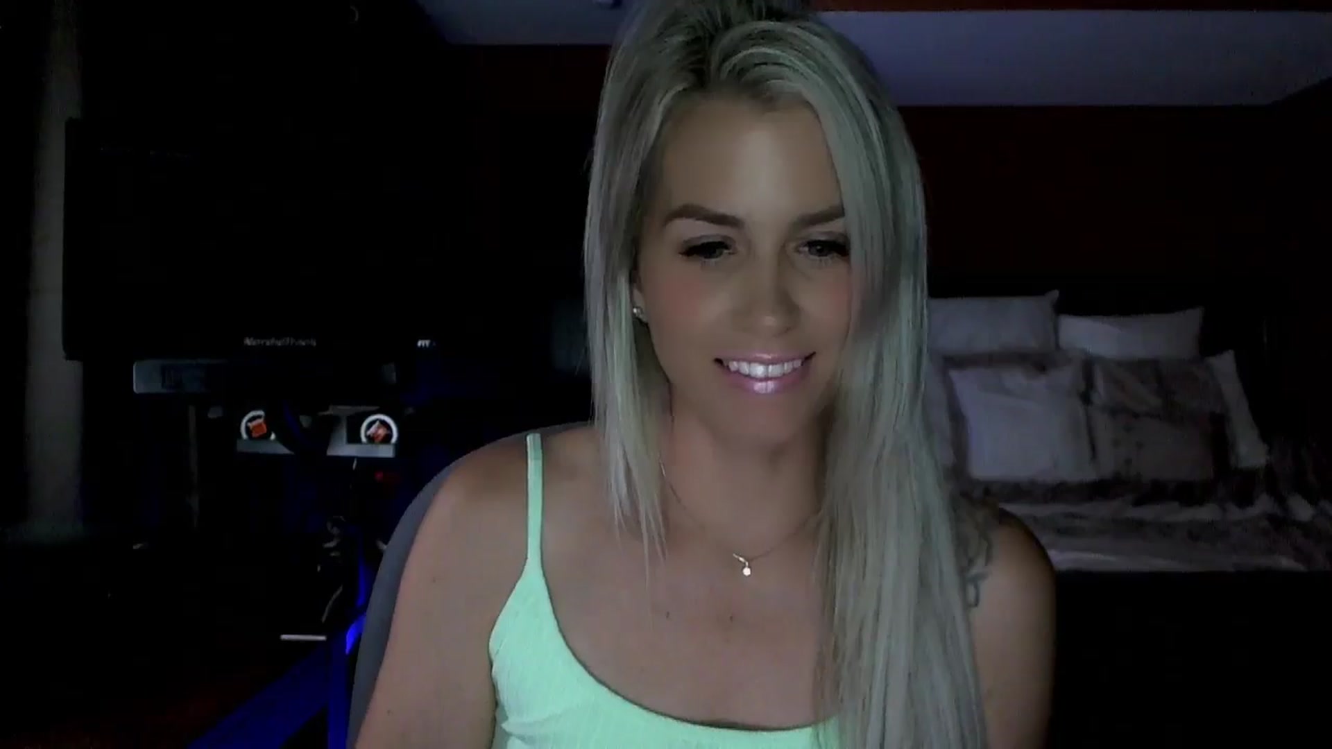Gallery image thumbnail from Cora9's myfreecams stream on, 06/24/2024, 04:23 image 18 of 20