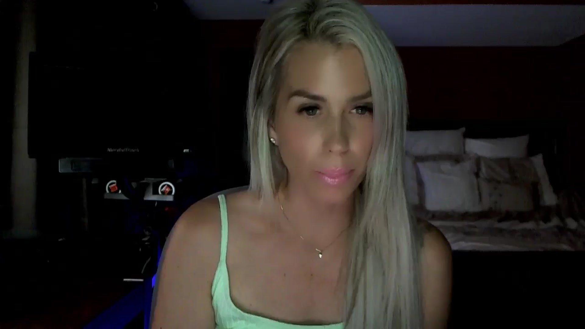 Gallery image thumbnail from Cora9's myfreecams stream on, 06/24/2024, 04:23 image 7 of 20