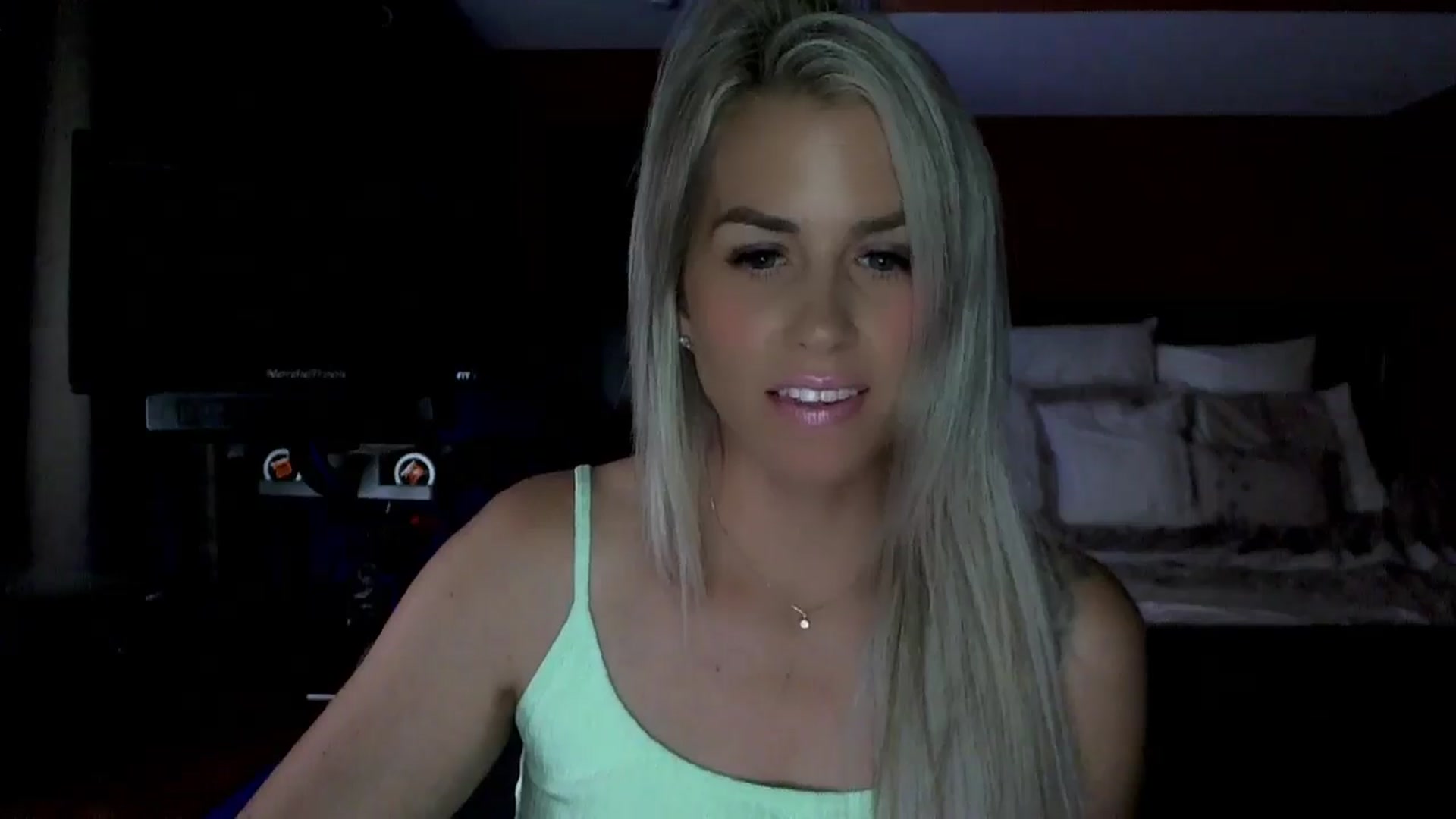 Gallery image thumbnail from Cora9's myfreecams stream on, 06/24/2024, 04:23 image 17 of 20