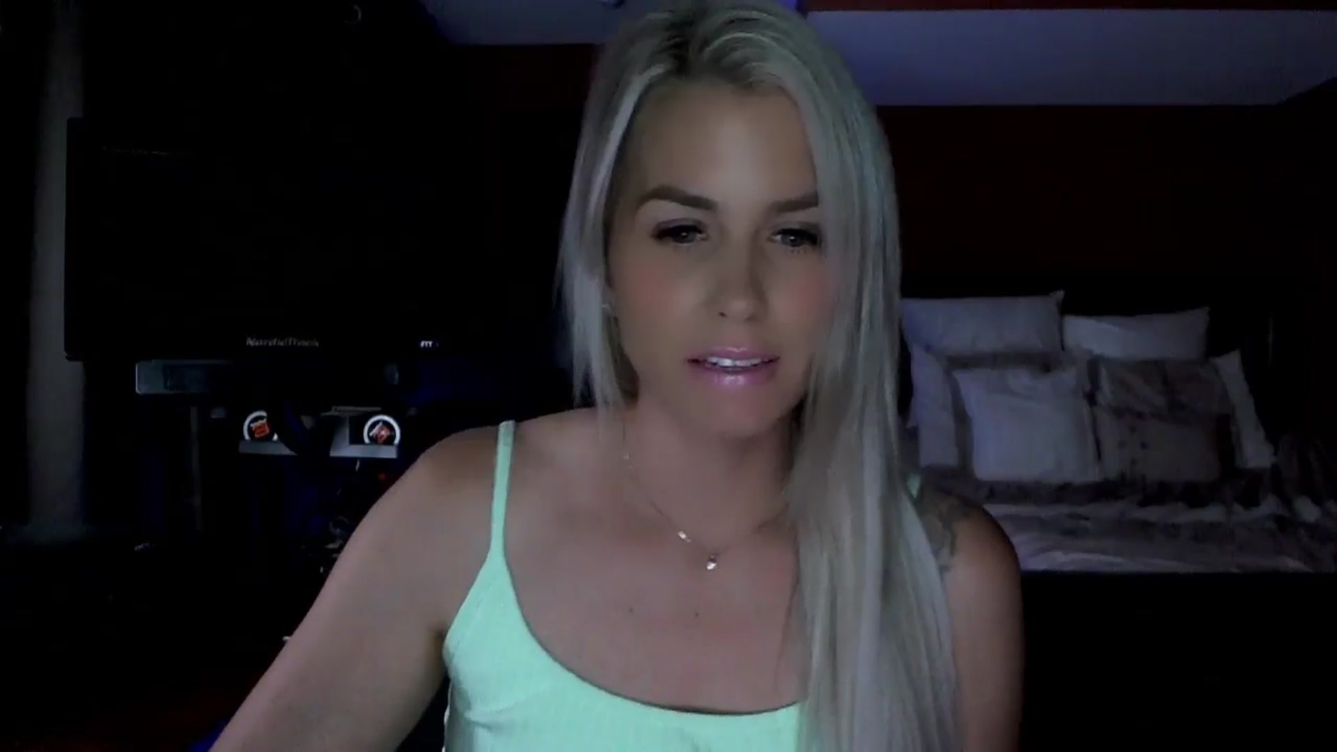 Gallery image thumbnail from Cora9's myfreecams stream on, 06/24/2024, 04:23 image 3 of 20
