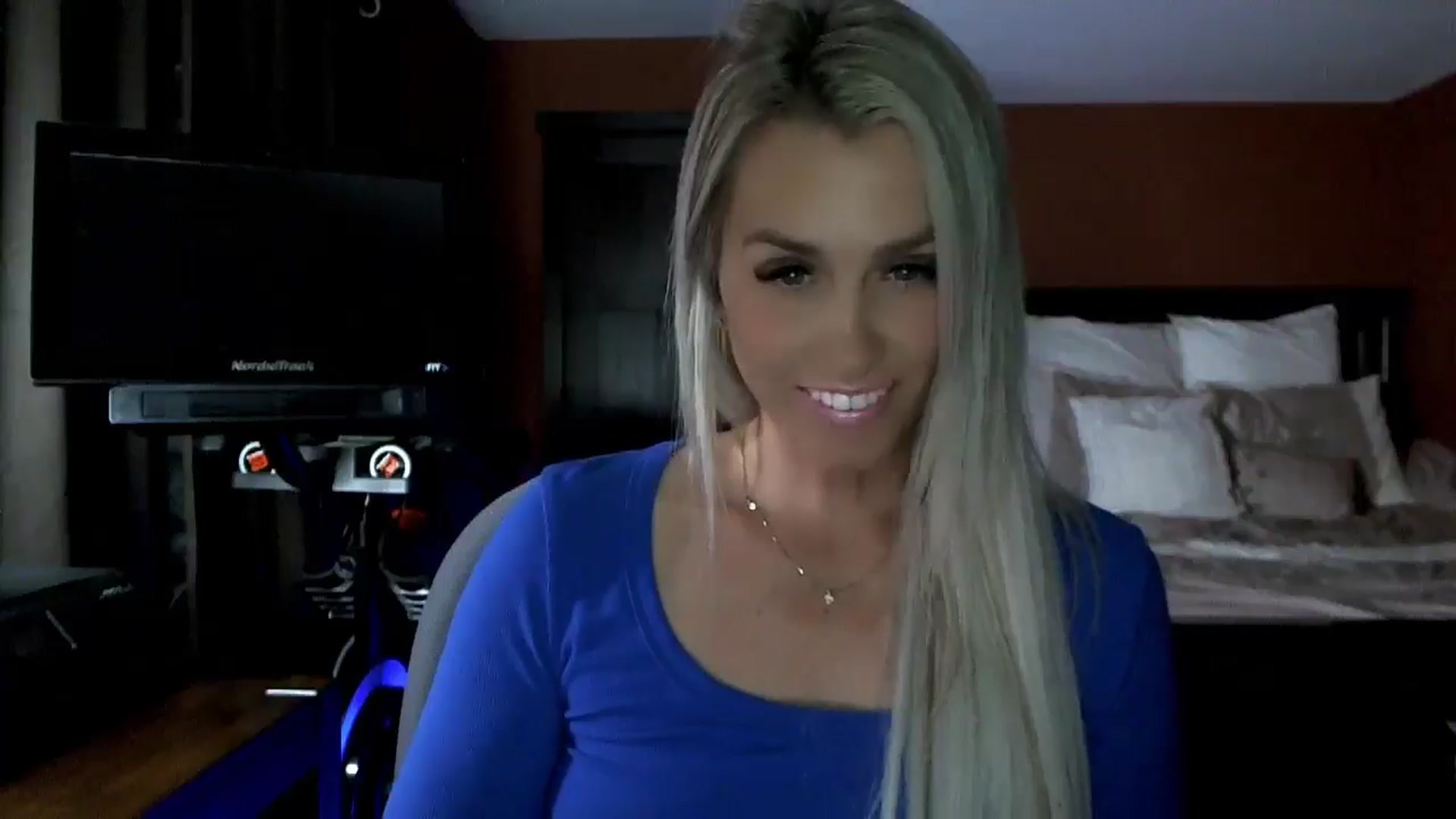 Gallery image thumbnail from Cora9's myfreecams stream on, 07/02/2024, 05:42 image 6 of 20