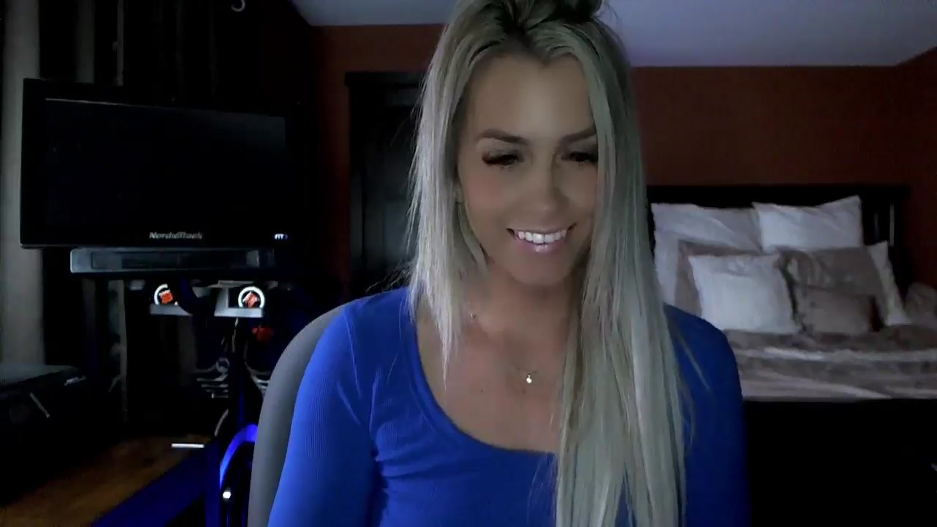 Gallery image thumbnail from Cora9's myfreecams stream on, 07/02/2024, 05:42 image 16 of 20