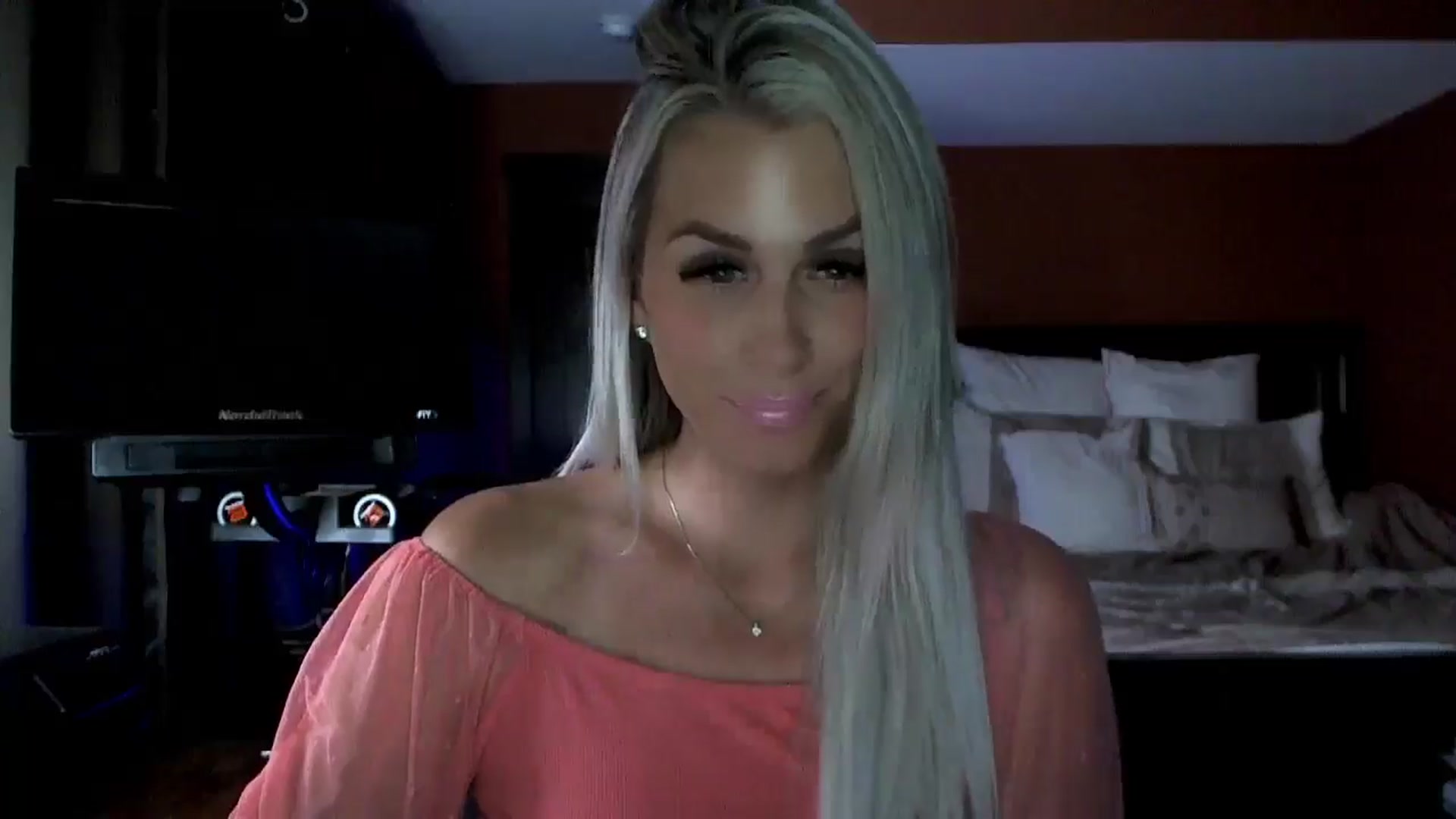 Gallery image thumbnail from Cora9's myfreecams stream on, 08/13/2024, 05:16 image 19 of 20