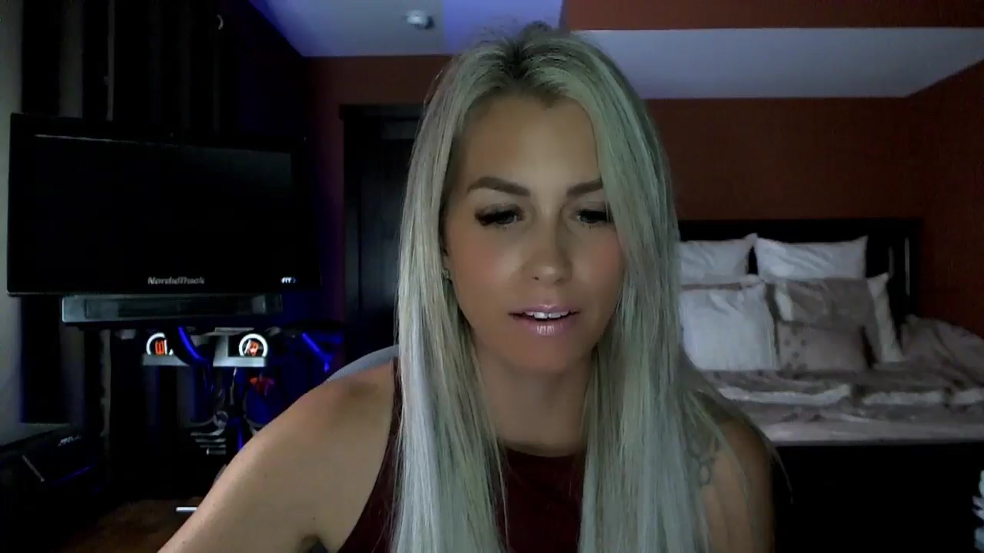 Gallery image thumbnail from Cora9's myfreecams stream on, 08/29/2024, 03:52 image 4 of 20