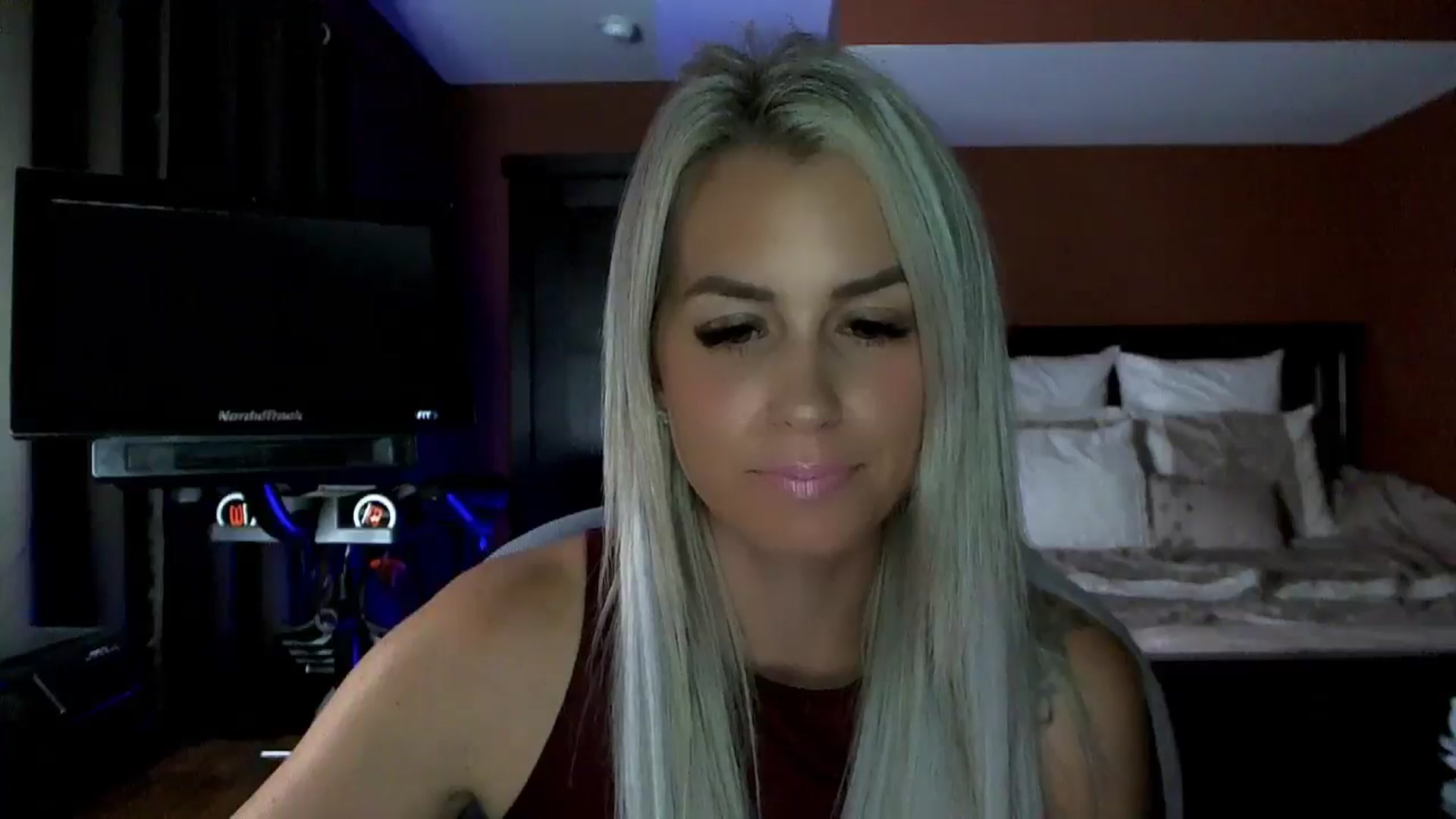 Gallery image thumbnail from Cora9's myfreecams stream on, 08/29/2024, 03:52 image 6 of 20
