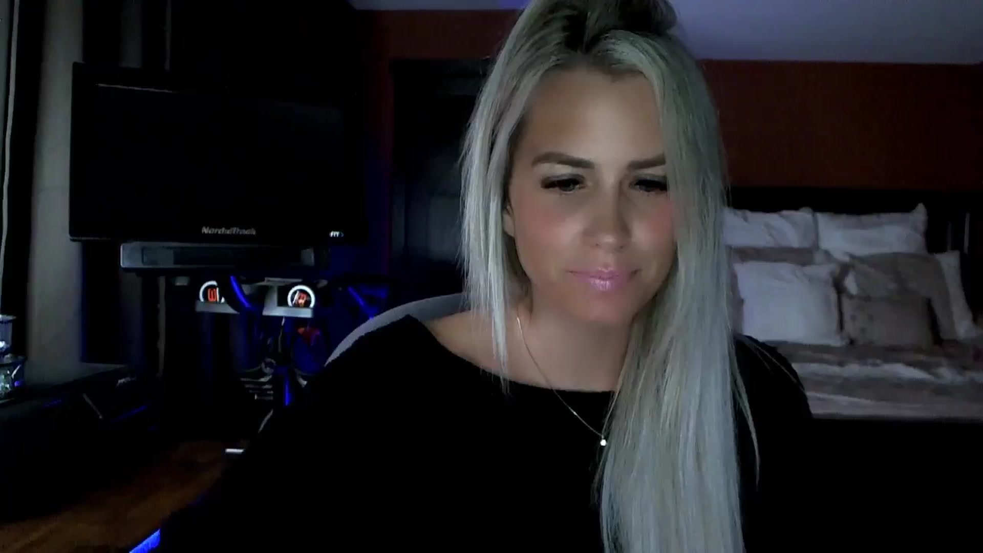 Gallery image thumbnail from Cora9's myfreecams stream on, 09/10/2024, 04:07 image 12 of 20