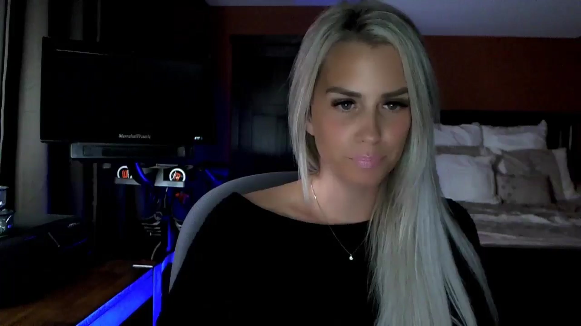 Gallery image thumbnail from Cora9's myfreecams stream on, 09/10/2024, 04:07 image 6 of 20