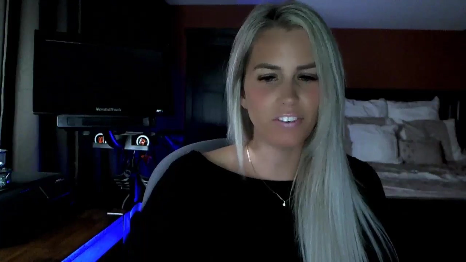 Gallery image thumbnail from Cora9's myfreecams stream on, 09/10/2024, 04:07 image 7 of 20