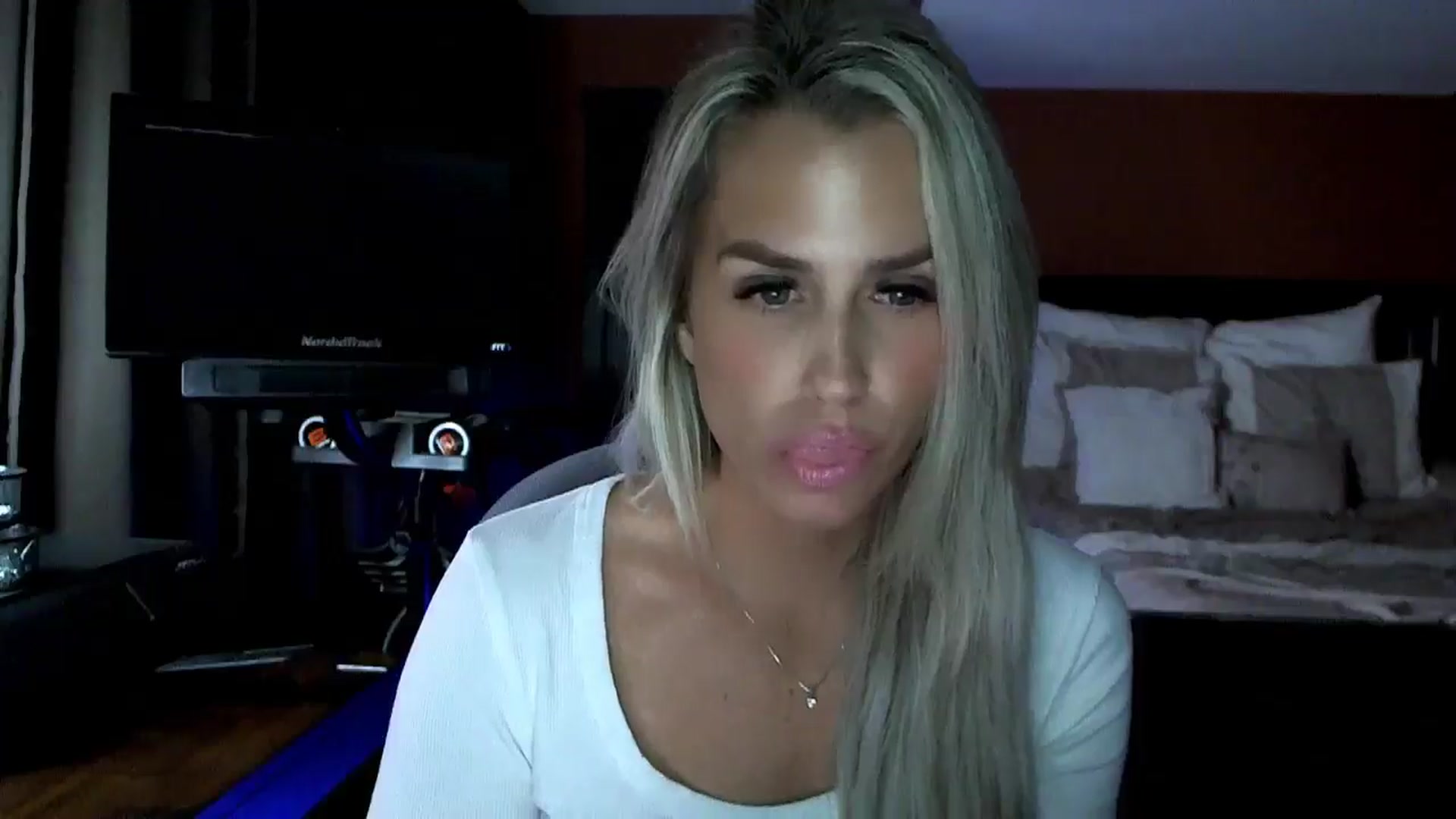 Gallery image thumbnail from Cora9's myfreecams stream on, 09/24/2024, 03:40 image 19 of 20