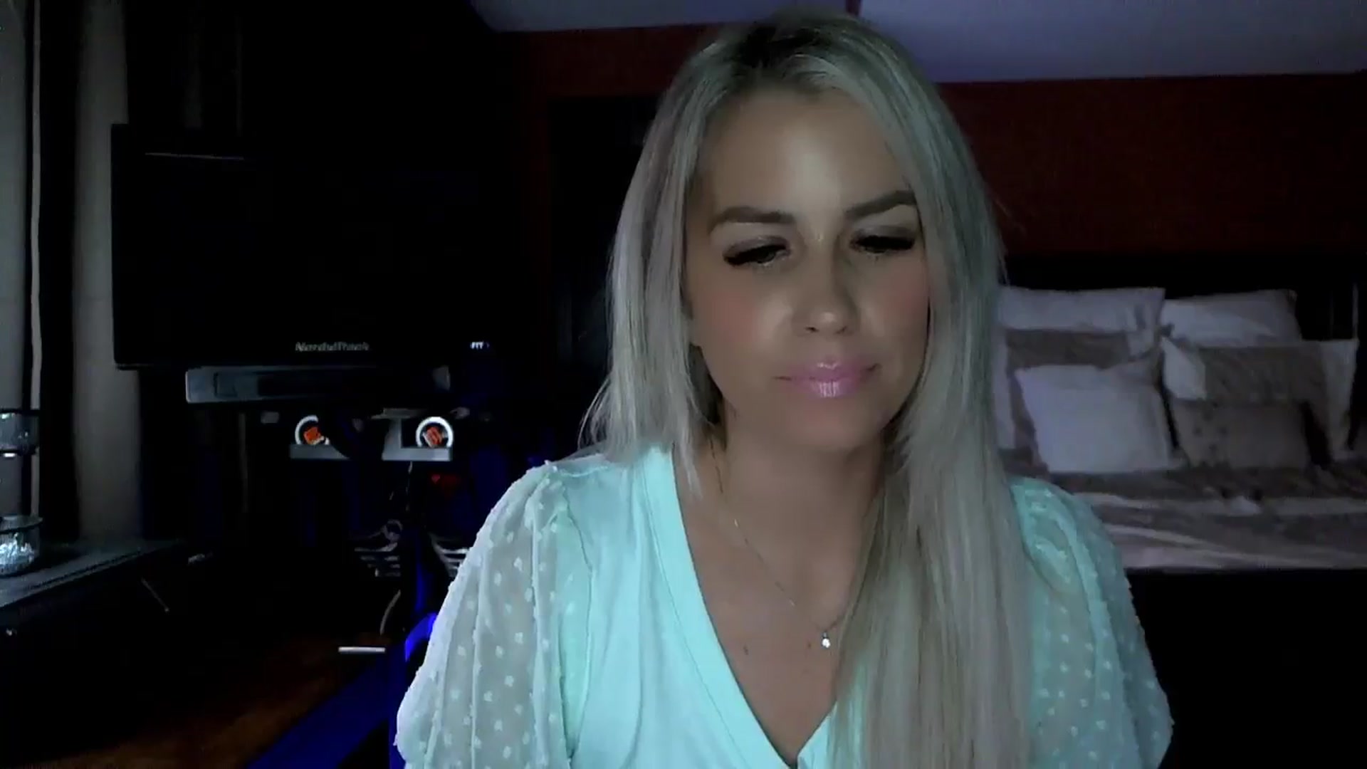 Gallery image thumbnail from Cora9's myfreecams stream on, 10/21/2024, 04:27 image 8 of 20