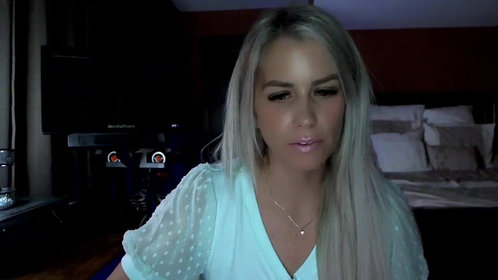 Gallery image thumbnail from Cora9's myfreecams stream on, 10/21/2024, 04:27 image 11 of 20