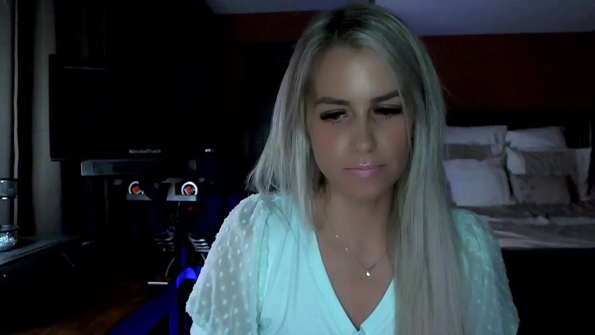 Gallery image thumbnail from Cora9's myfreecams stream on, 10/21/2024, 04:27 image 19 of 20