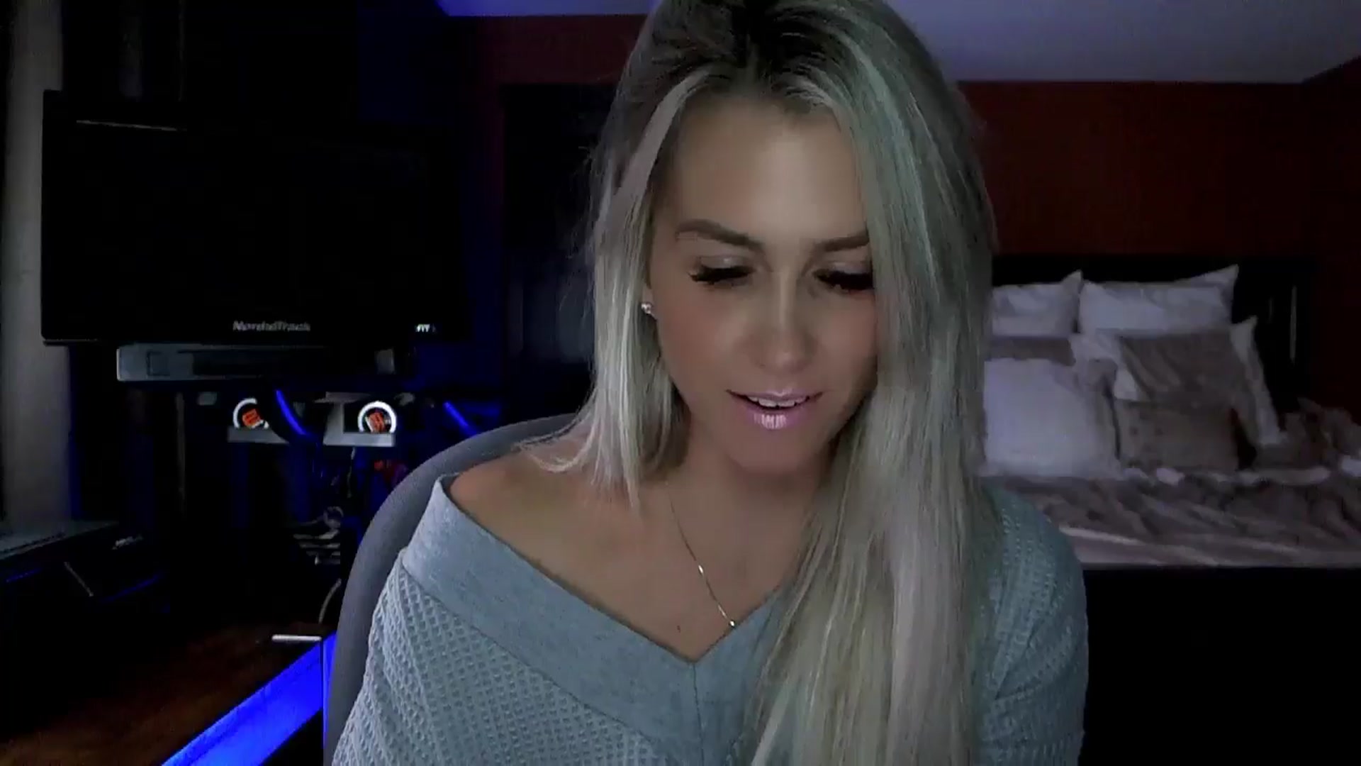 Gallery image thumbnail from Cora9's myfreecams stream on, 10/31/2024, 04:05 image 6 of 20