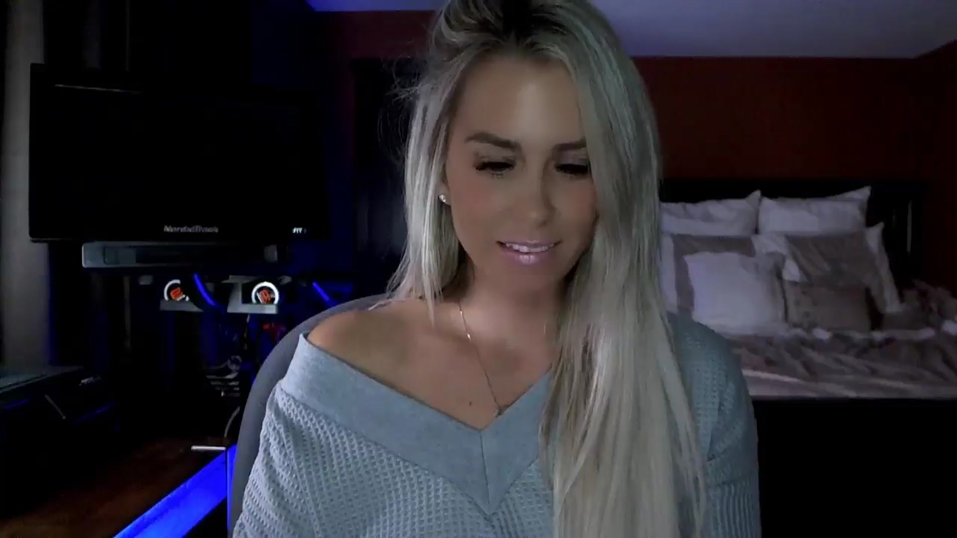 Gallery image thumbnail from Cora9's myfreecams stream on, 10/31/2024, 04:05 image 13 of 20