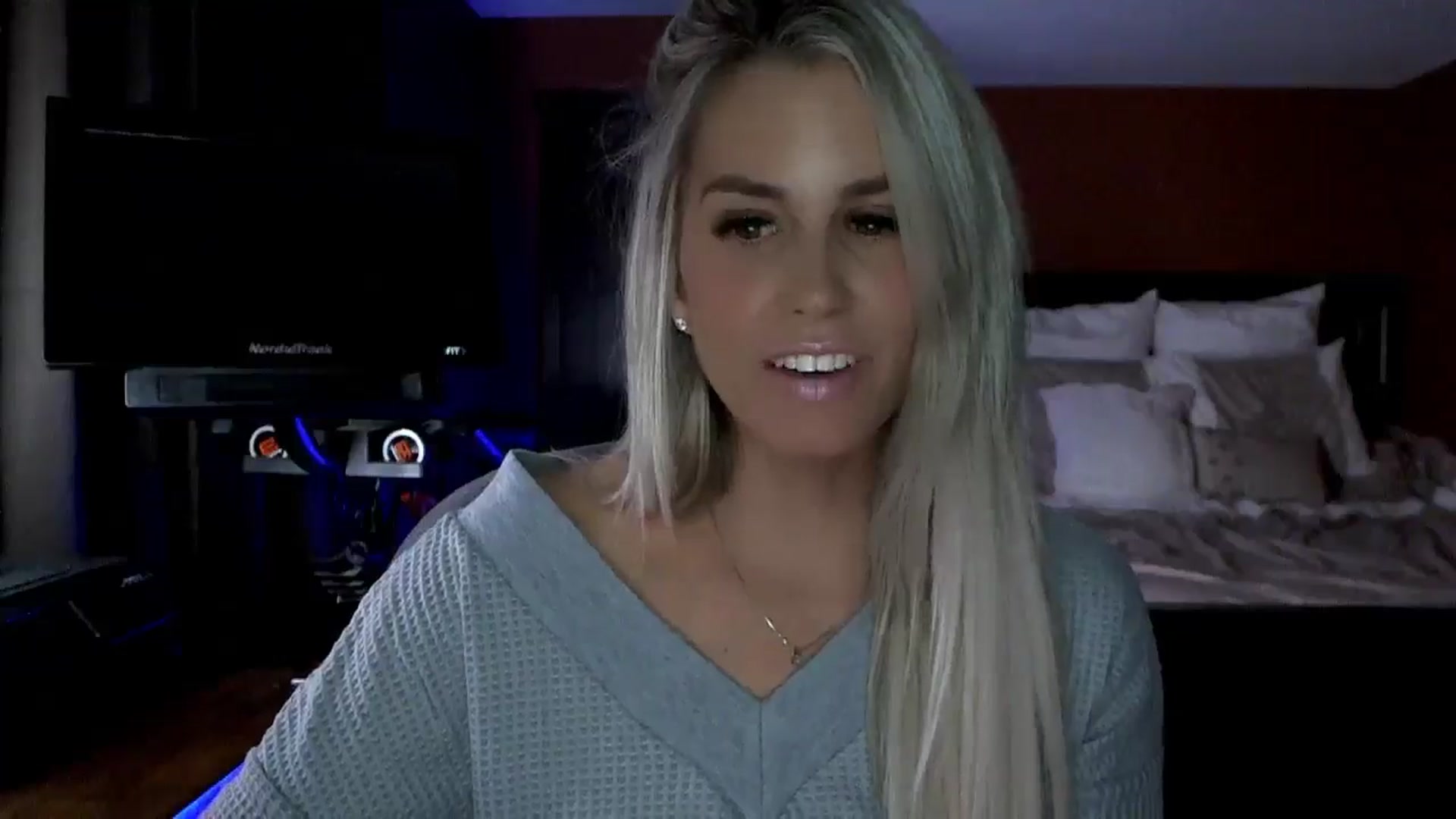 Gallery image thumbnail from Cora9's myfreecams stream on, 10/31/2024, 04:05 image 12 of 20