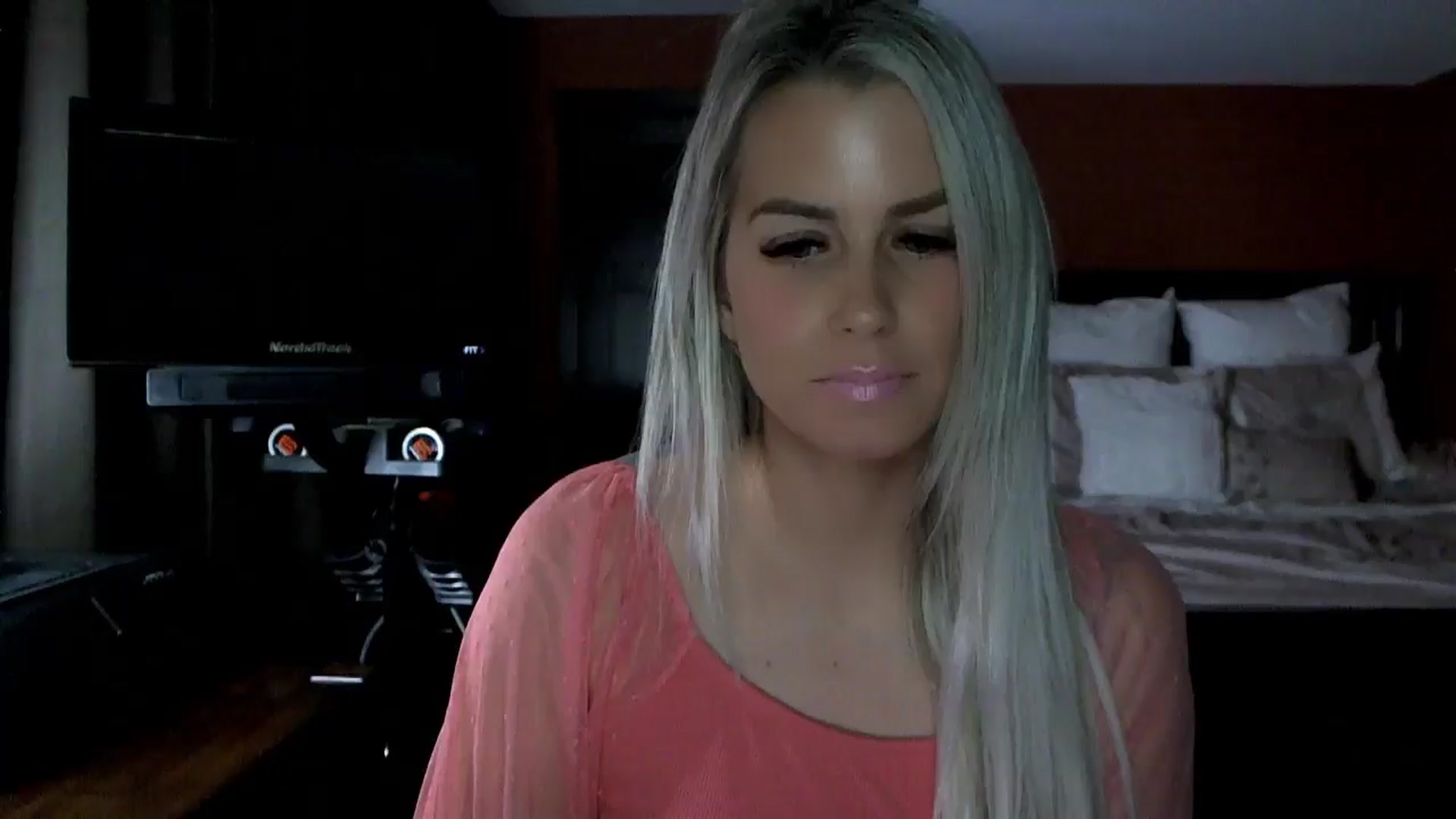 Gallery image thumbnail from Cora9's myfreecams stream on, 11/14/2024, 04:56 image 10 of 20