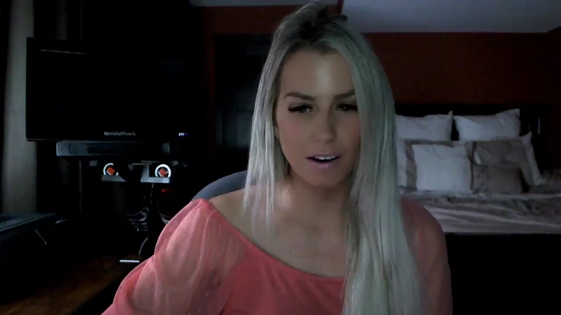 Gallery image thumbnail from Cora9's myfreecams stream on, 11/14/2024, 04:56 image 20 of 20