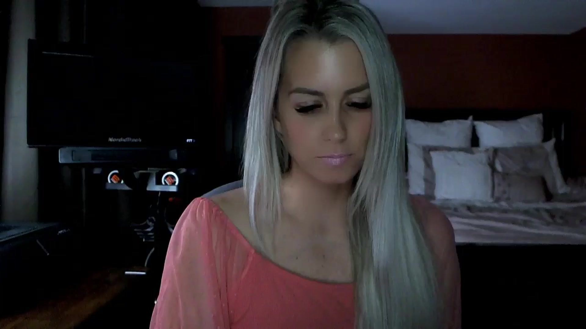 Gallery image thumbnail from Cora9's myfreecams stream on, 11/14/2024, 04:56 image 1 of 20