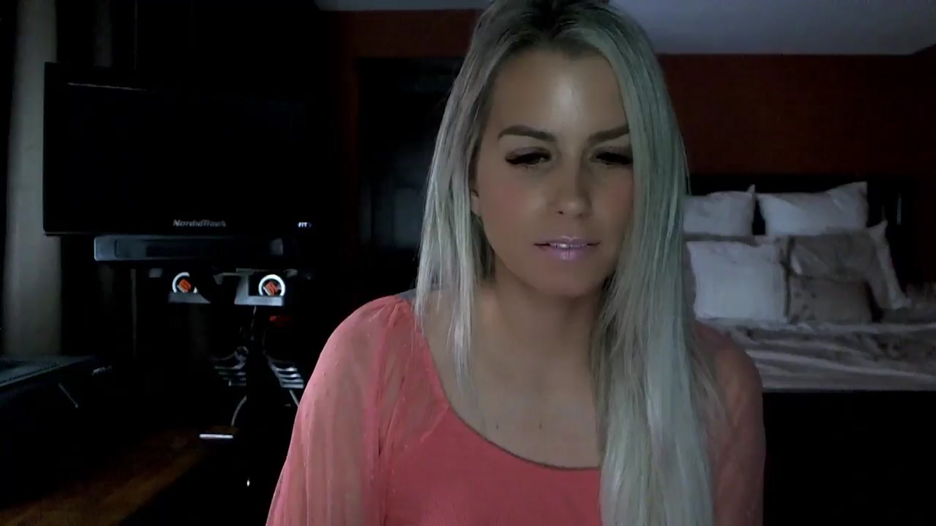 Gallery image thumbnail from Cora9's myfreecams stream on, 11/14/2024, 04:56 image 9 of 20