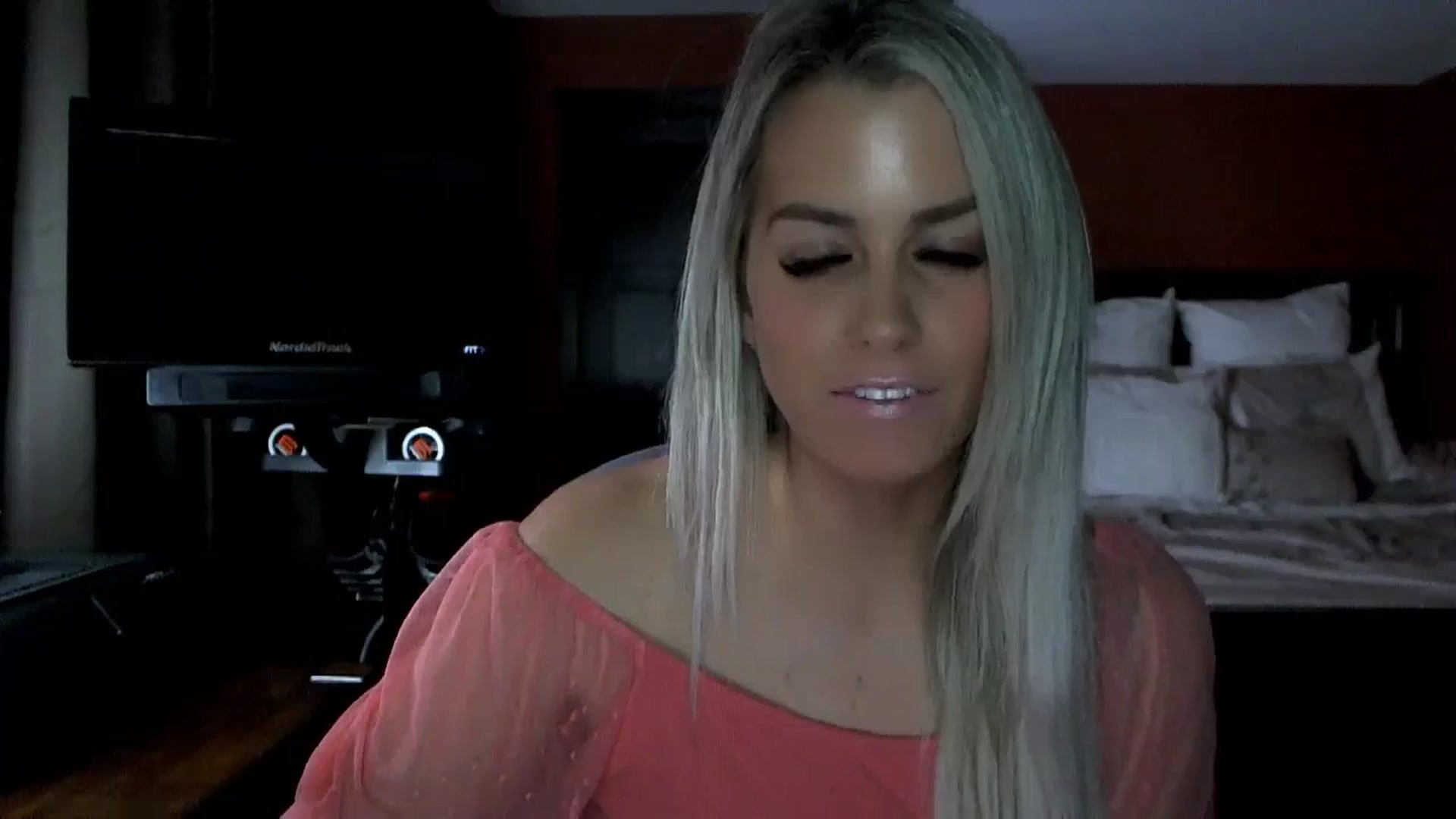 Gallery image thumbnail from Cora9's myfreecams stream on, 11/14/2024, 04:56 image 12 of 20