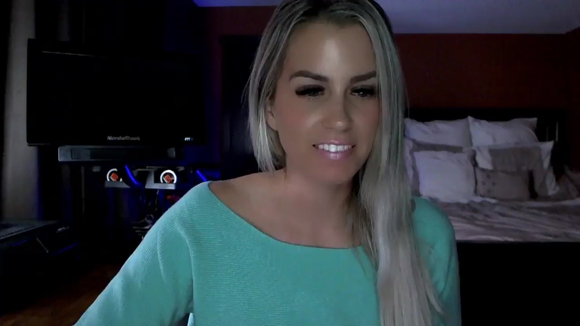 Gallery image thumbnail from Cora9's myfreecams stream on, 11/20/2024, 04:49 image 6 of 20