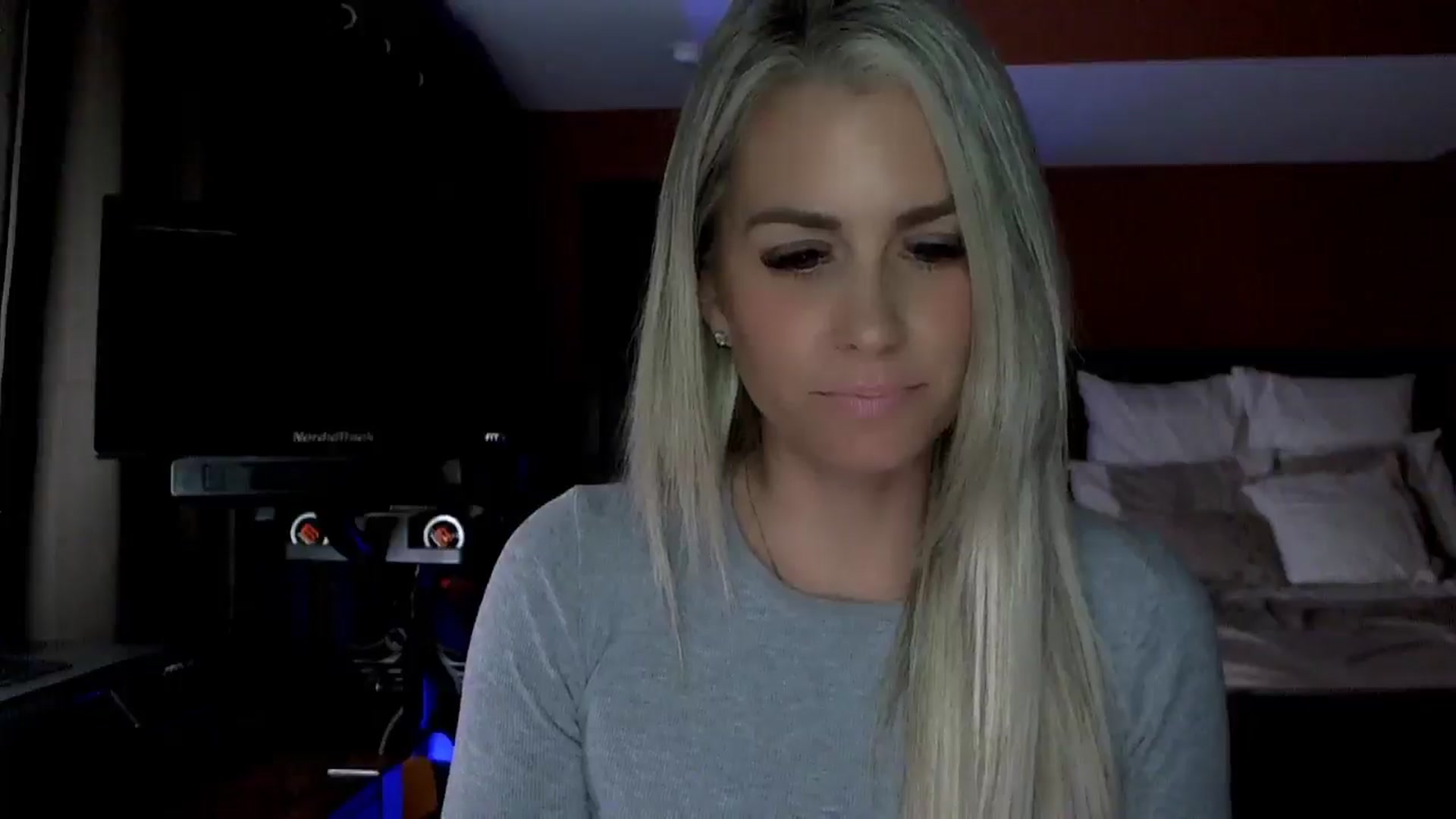 Gallery image thumbnail from Cora9's myfreecams stream on, 03/27/2025, 04:29 image 6 of 20