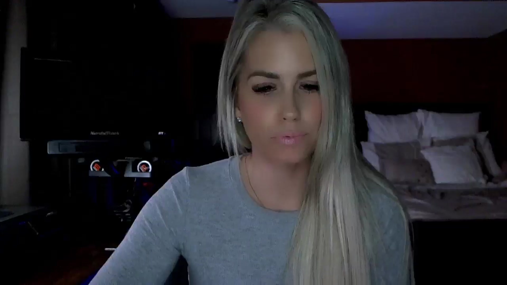 Gallery image thumbnail from Cora9's myfreecams stream on, 03/27/2025, 04:29 image 7 of 20