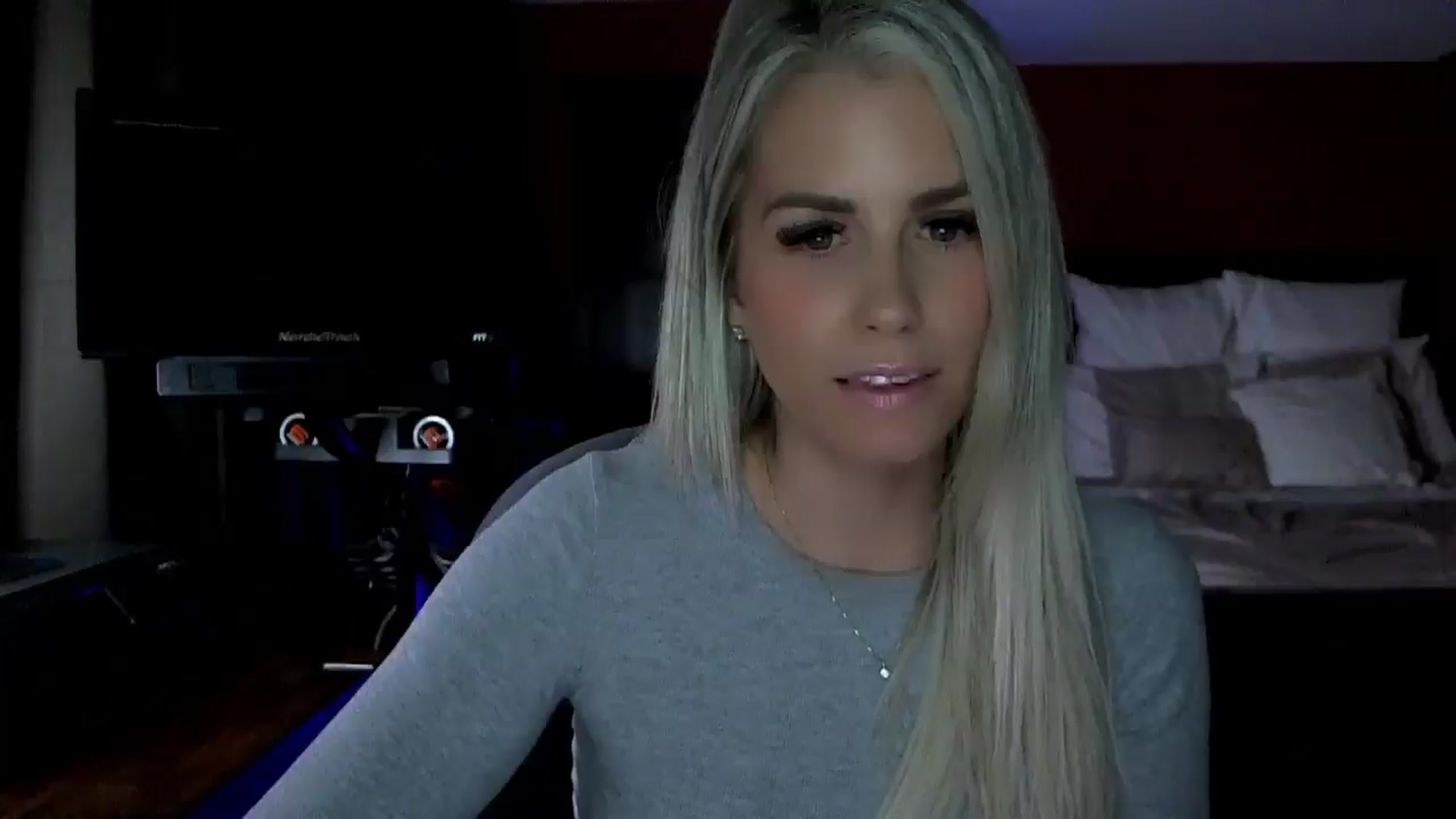 Gallery image thumbnail from Cora9's myfreecams stream on, 03/27/2025, 04:29 image 14 of 20