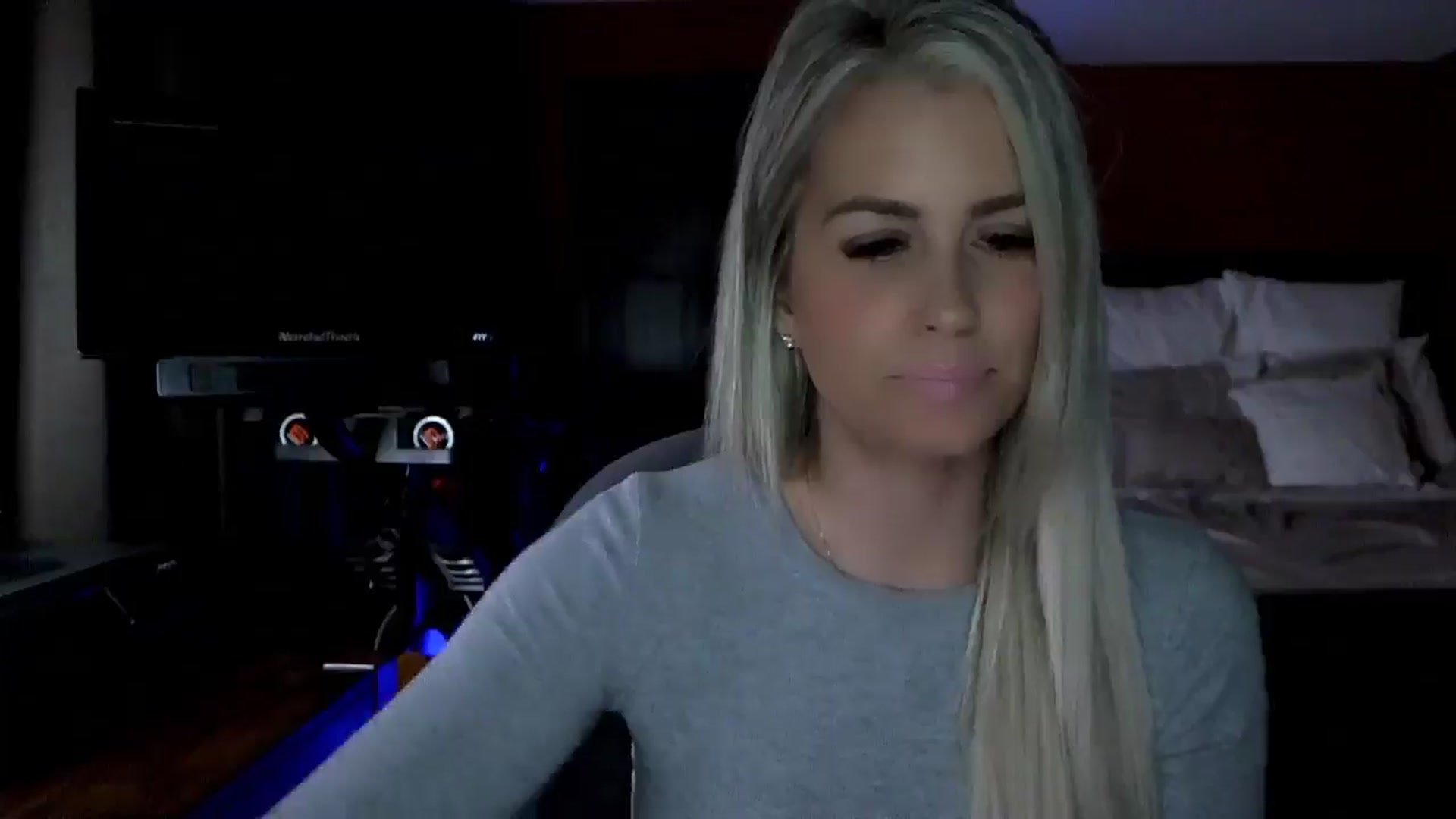 Gallery image thumbnail from Cora9's myfreecams stream on, 03/27/2025, 04:29 image 17 of 20