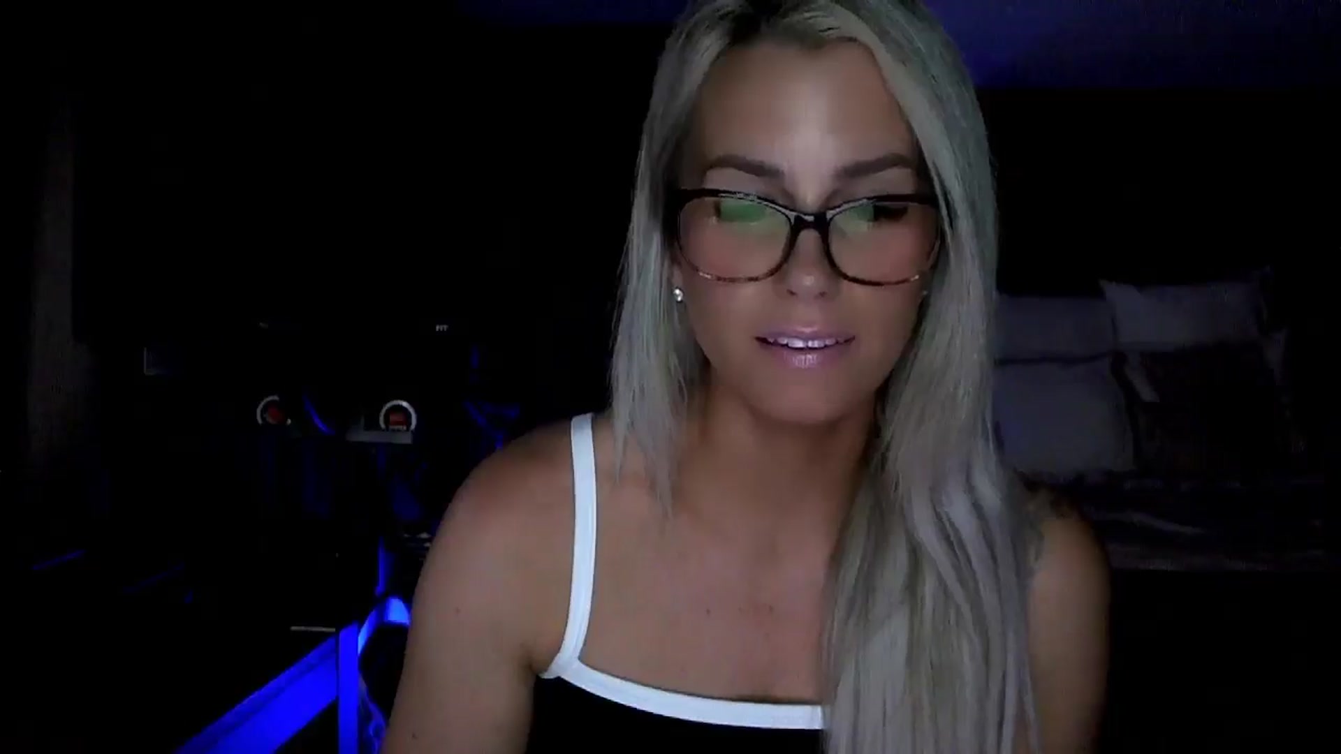 Gallery image thumbnail from Cora9's myfreecams stream on, 06/03/2025, 04:59 image 7 of 20