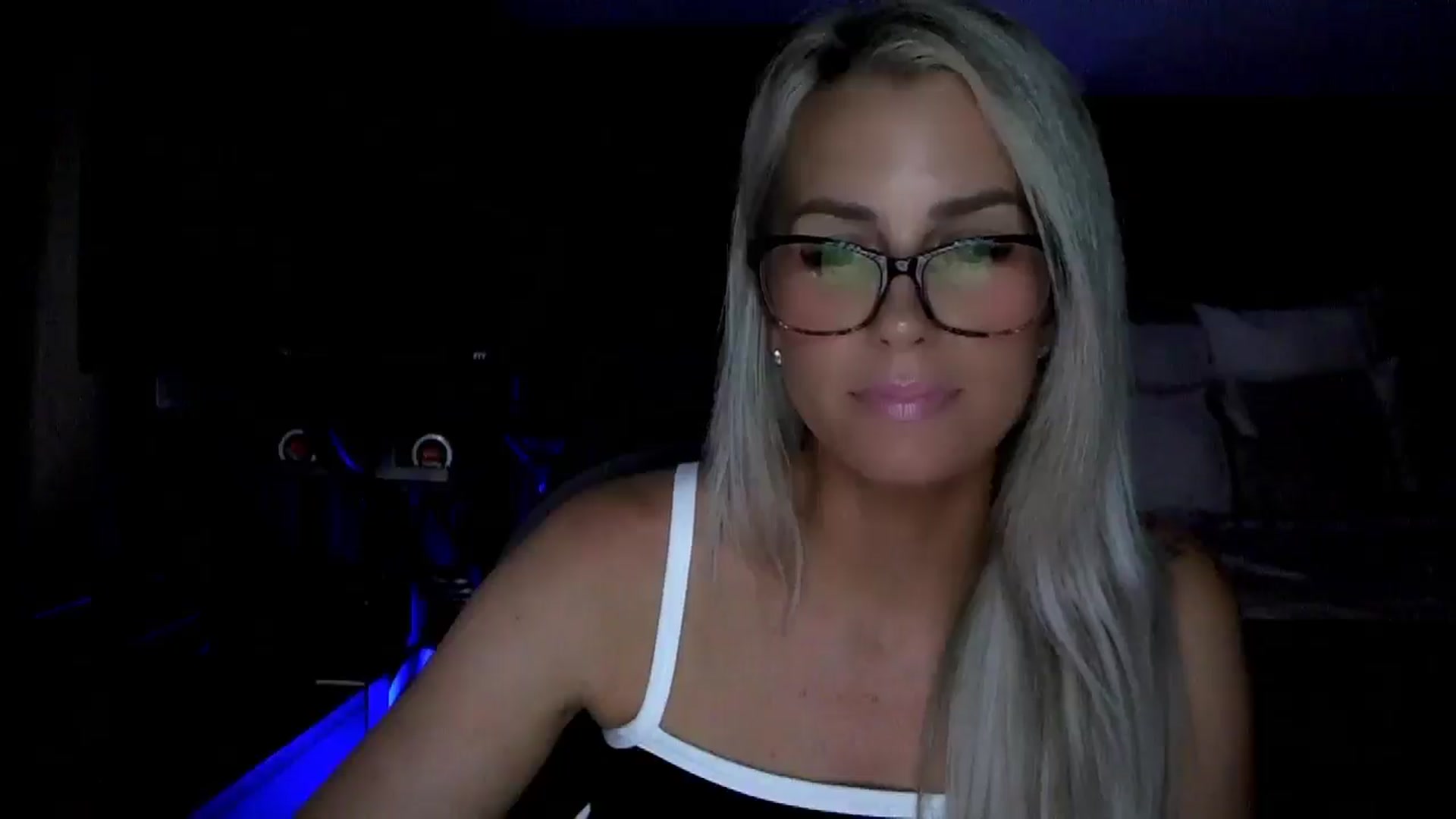 Gallery image thumbnail from Cora9's myfreecams stream on, 06/03/2025, 04:59 image 18 of 20