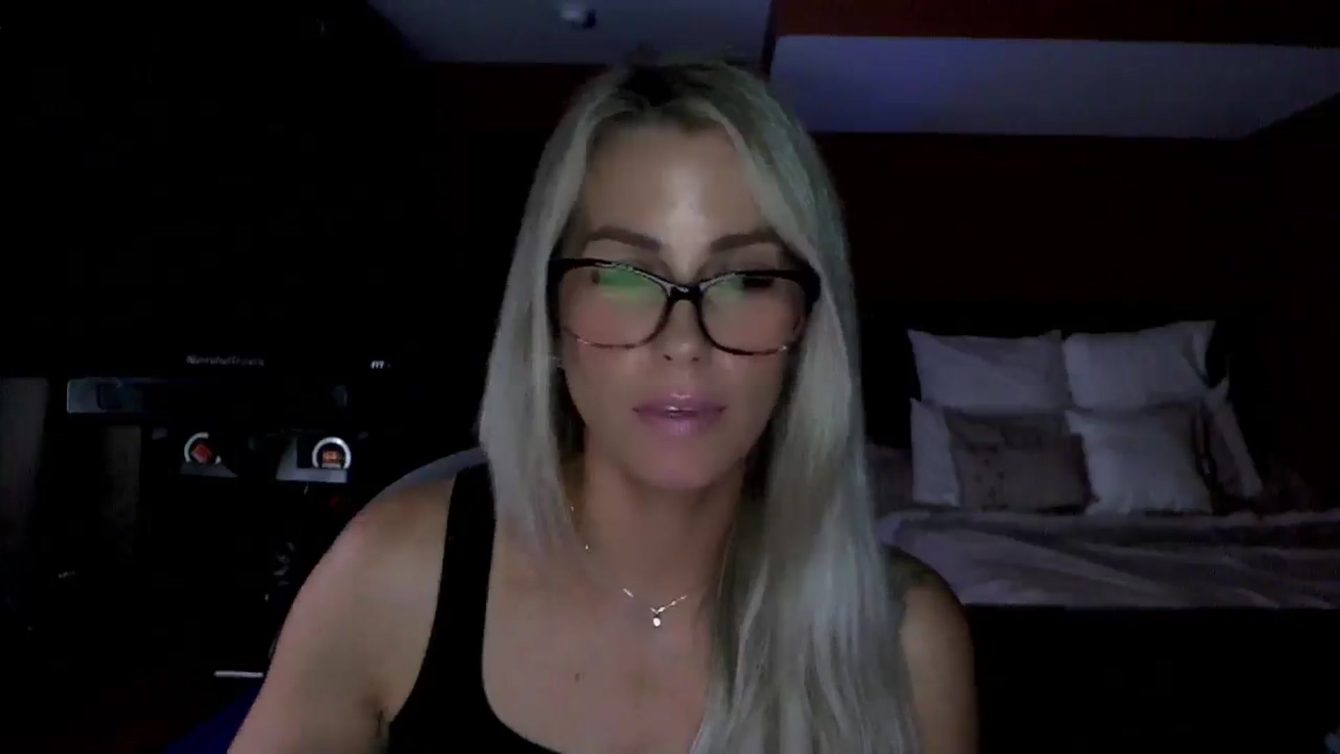 Gallery image thumbnail from Cora9's myfreecams stream on, 06/19/2025, 05:19 image 13 of 20