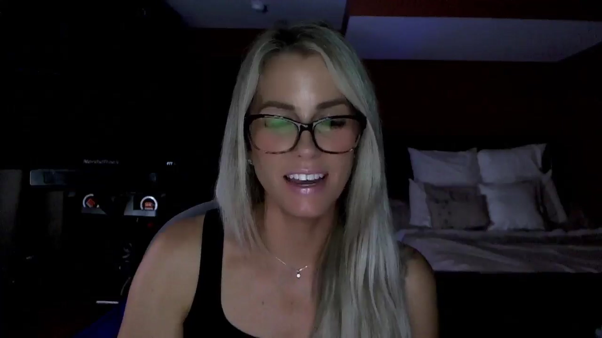 Gallery image thumbnail from Cora9's myfreecams stream on, 06/19/2025, 05:19 image 4 of 20