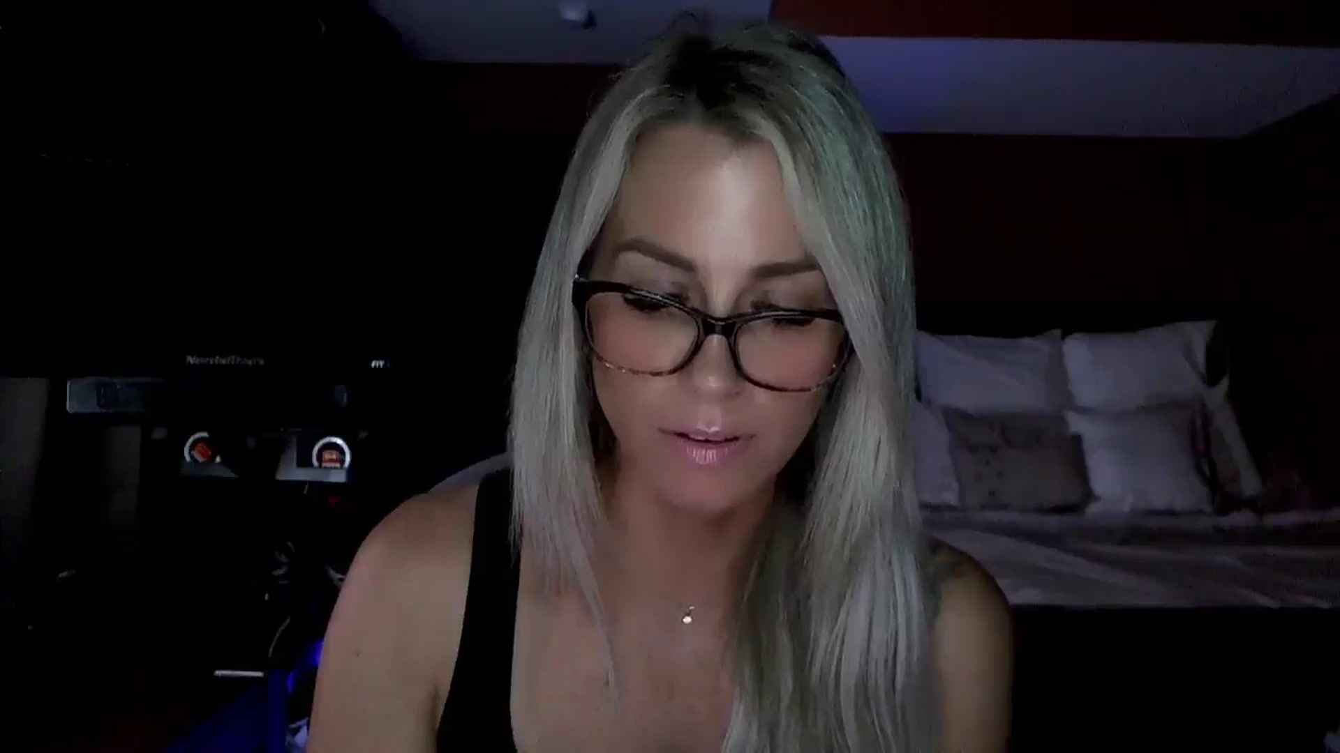 Gallery image thumbnail from Cora9's myfreecams stream on, 06/19/2025, 05:19 image 19 of 20