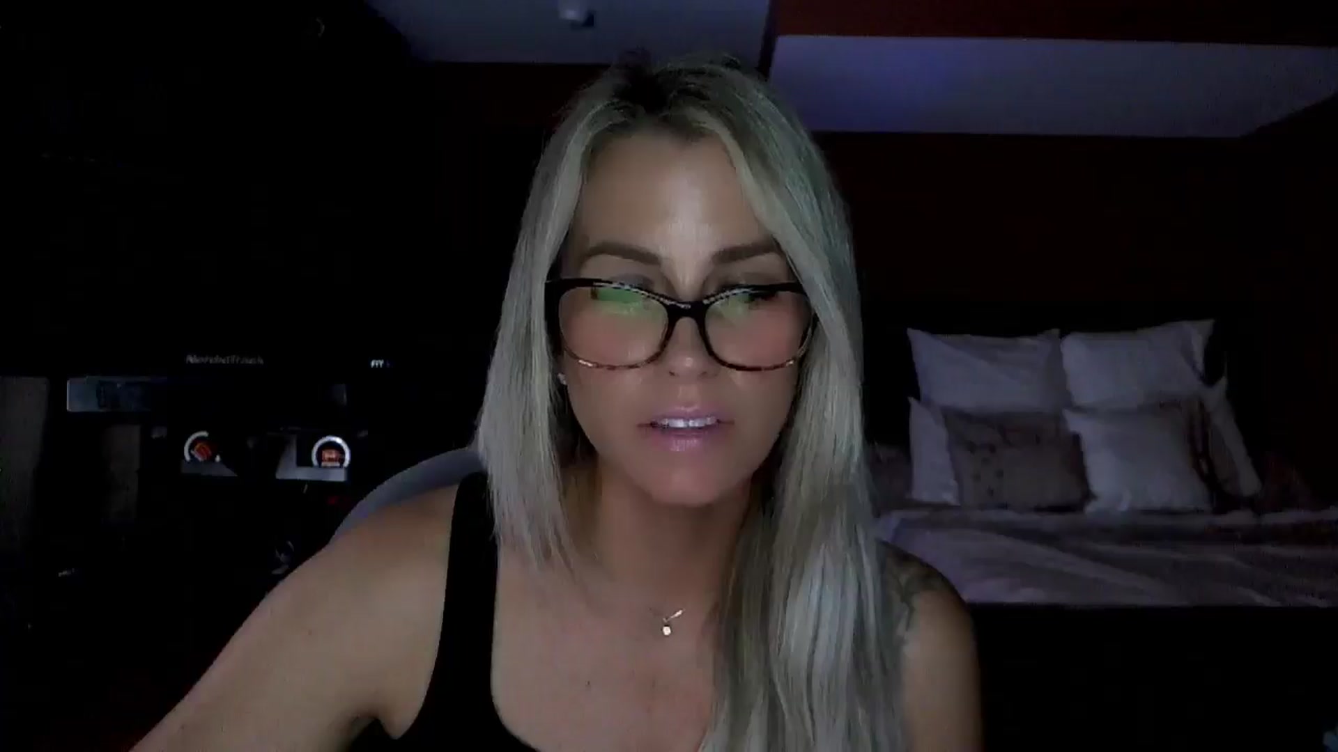Gallery image thumbnail from Cora9's myfreecams stream on, 06/19/2025, 05:19 image 9 of 20