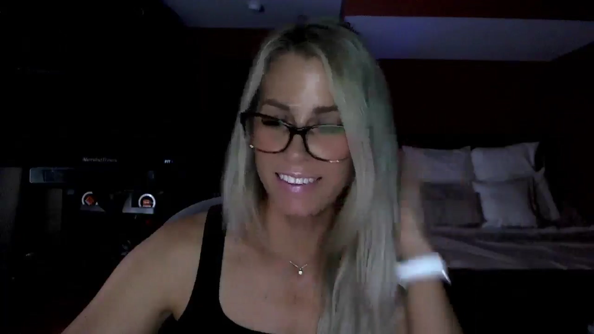 Gallery image thumbnail from Cora9's myfreecams stream on, 06/19/2025, 05:19 image 14 of 20