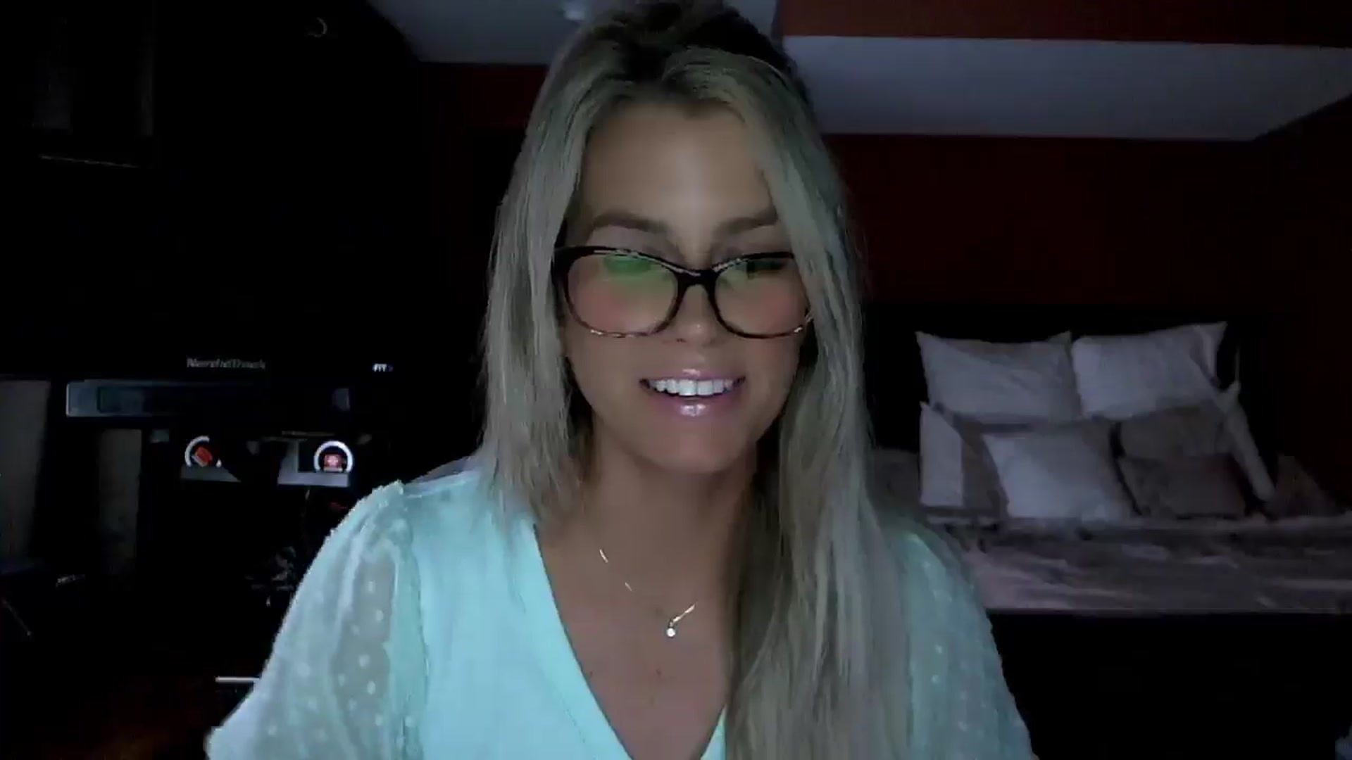 Gallery image thumbnail from Cora9's myfreecams stream on, 06/24/2025, 05:03 image 5 of 20