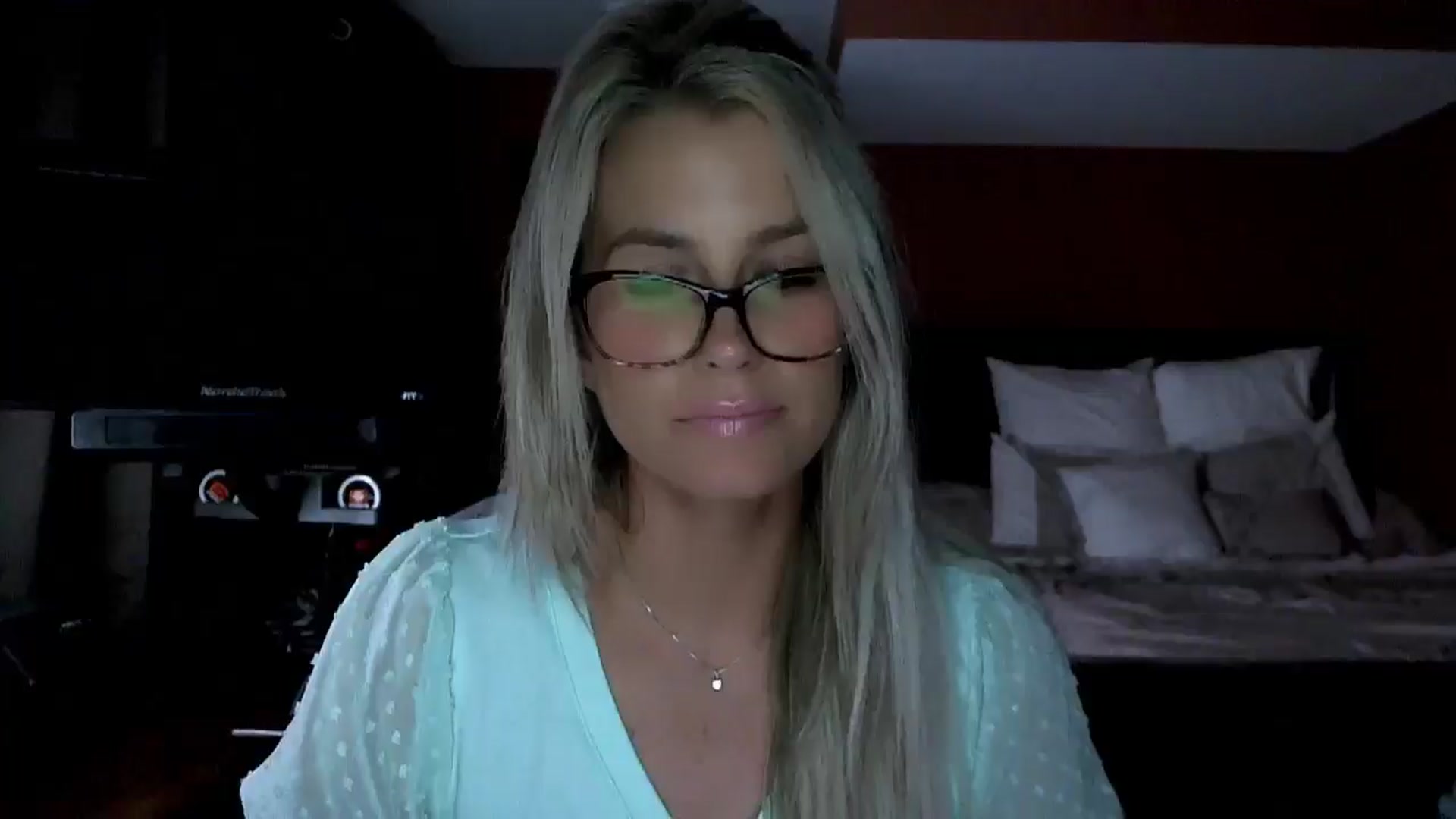 Gallery image thumbnail from Cora9's myfreecams stream on, 06/24/2025, 05:03 image 14 of 20
