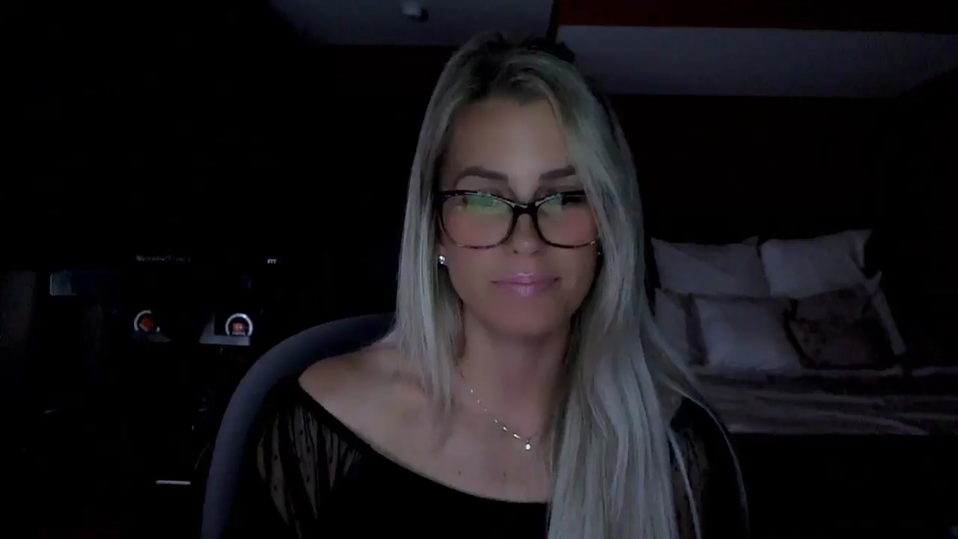Gallery image thumbnail from Cora9's myfreecams stream on, 06/26/2025, 05:15 image 14 of 20