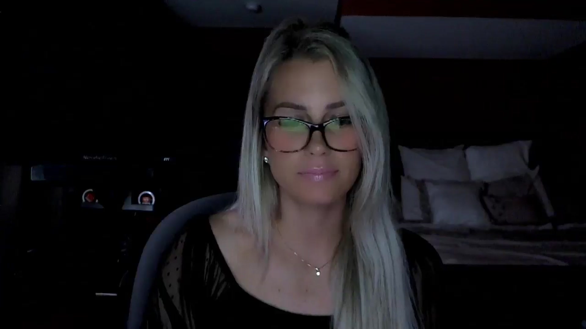 Gallery image thumbnail from Cora9's myfreecams stream on, 06/26/2025, 05:15 image 16 of 20
