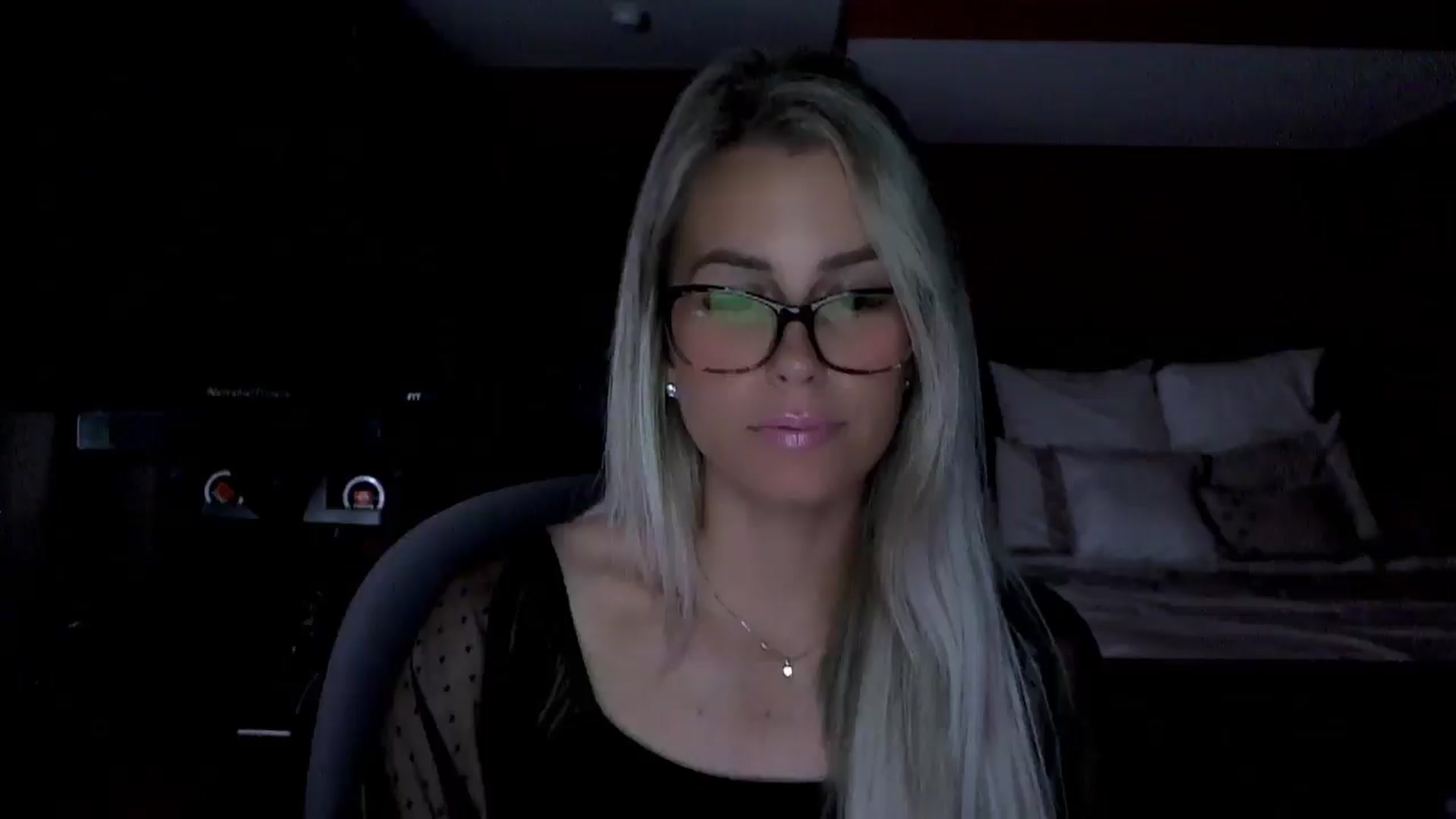 Gallery image thumbnail from Cora9's myfreecams stream on, 06/26/2025, 05:15 image 10 of 20