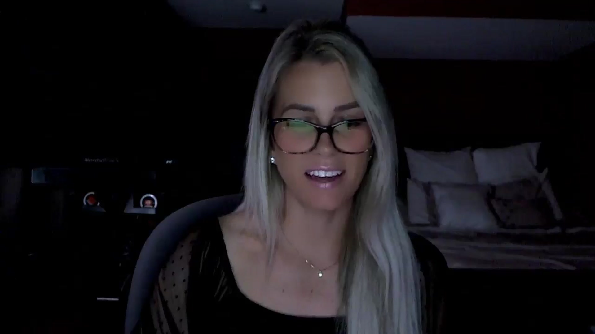 Gallery image thumbnail from Cora9's myfreecams stream on, 06/26/2025, 05:15 image 6 of 20