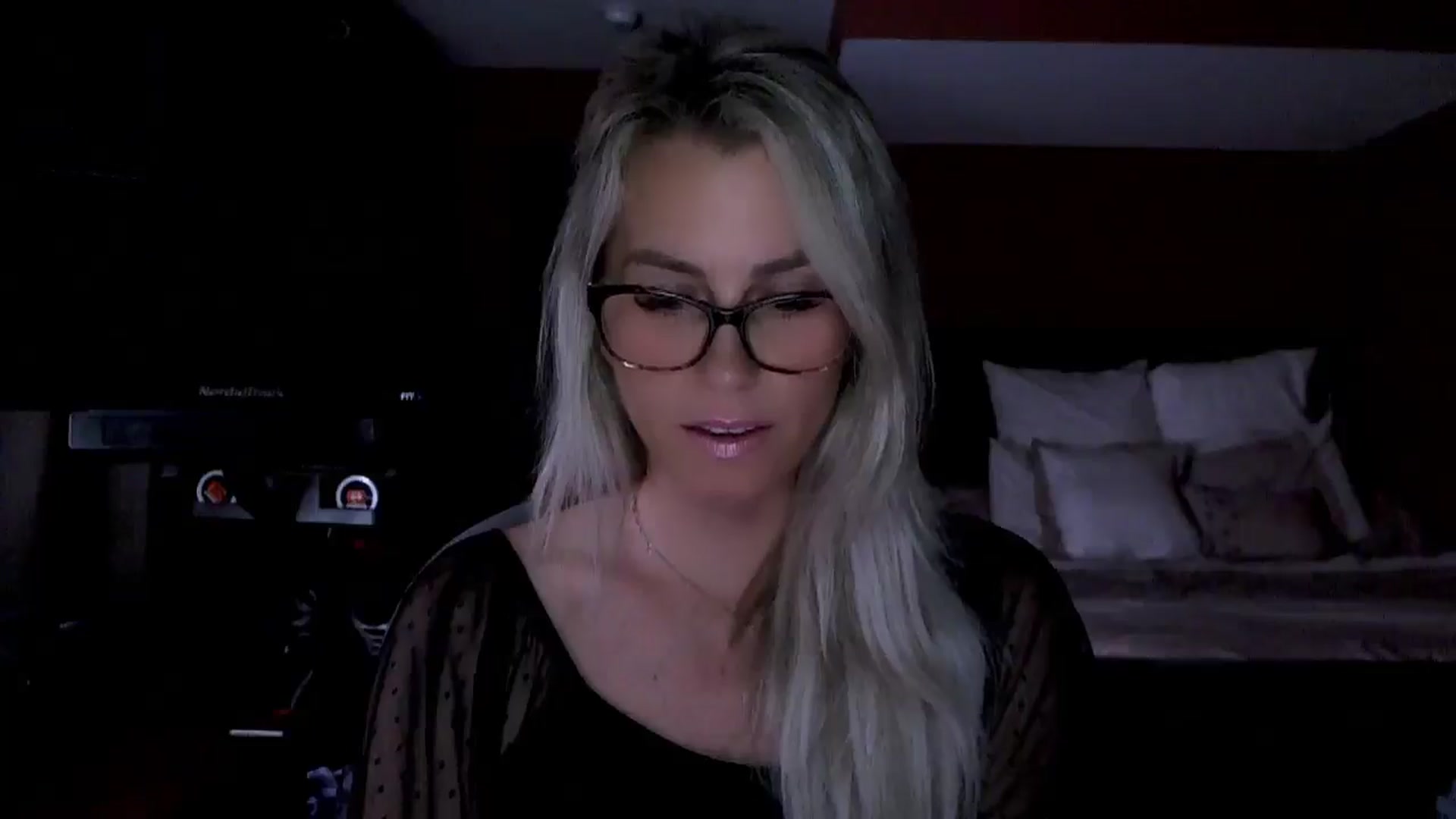 Gallery image thumbnail from Cora9's myfreecams stream on, 06/30/2025, 05:07 image 17 of 20