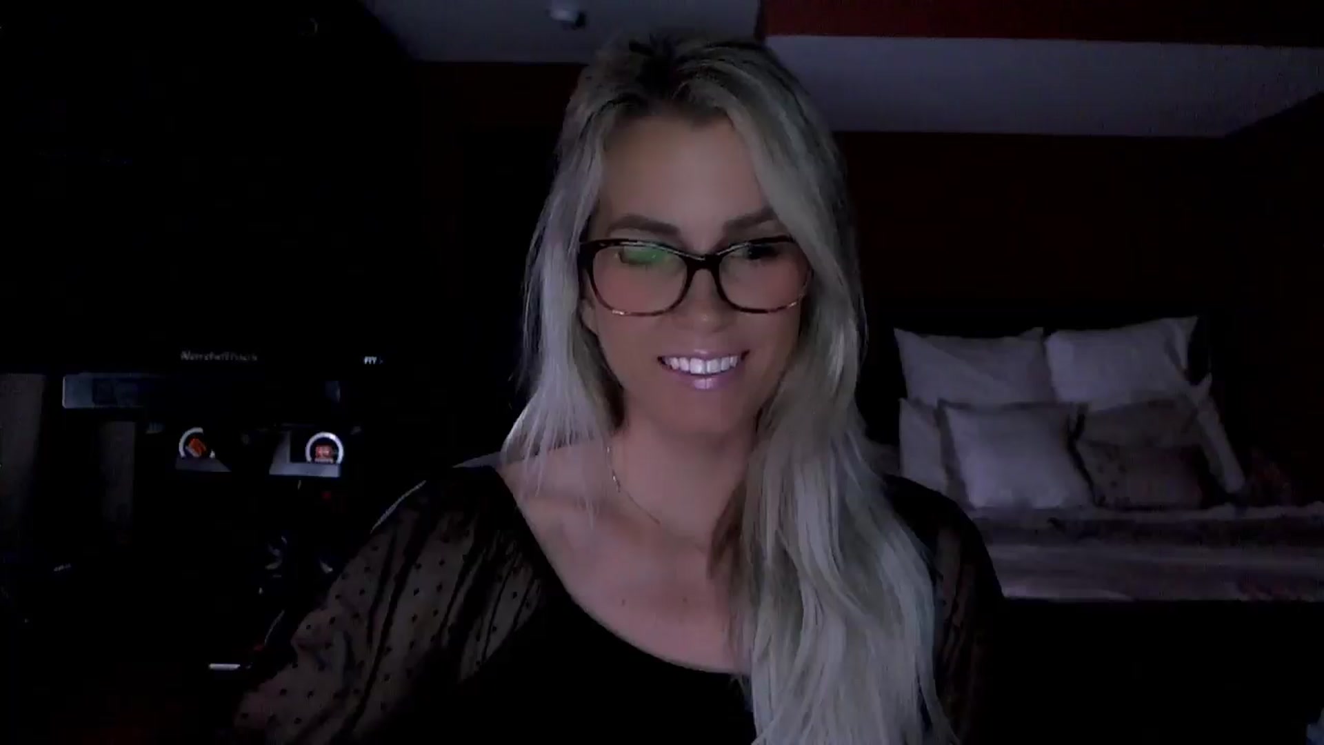 Gallery image thumbnail from Cora9's myfreecams stream on, 06/30/2025, 05:07 image 16 of 20