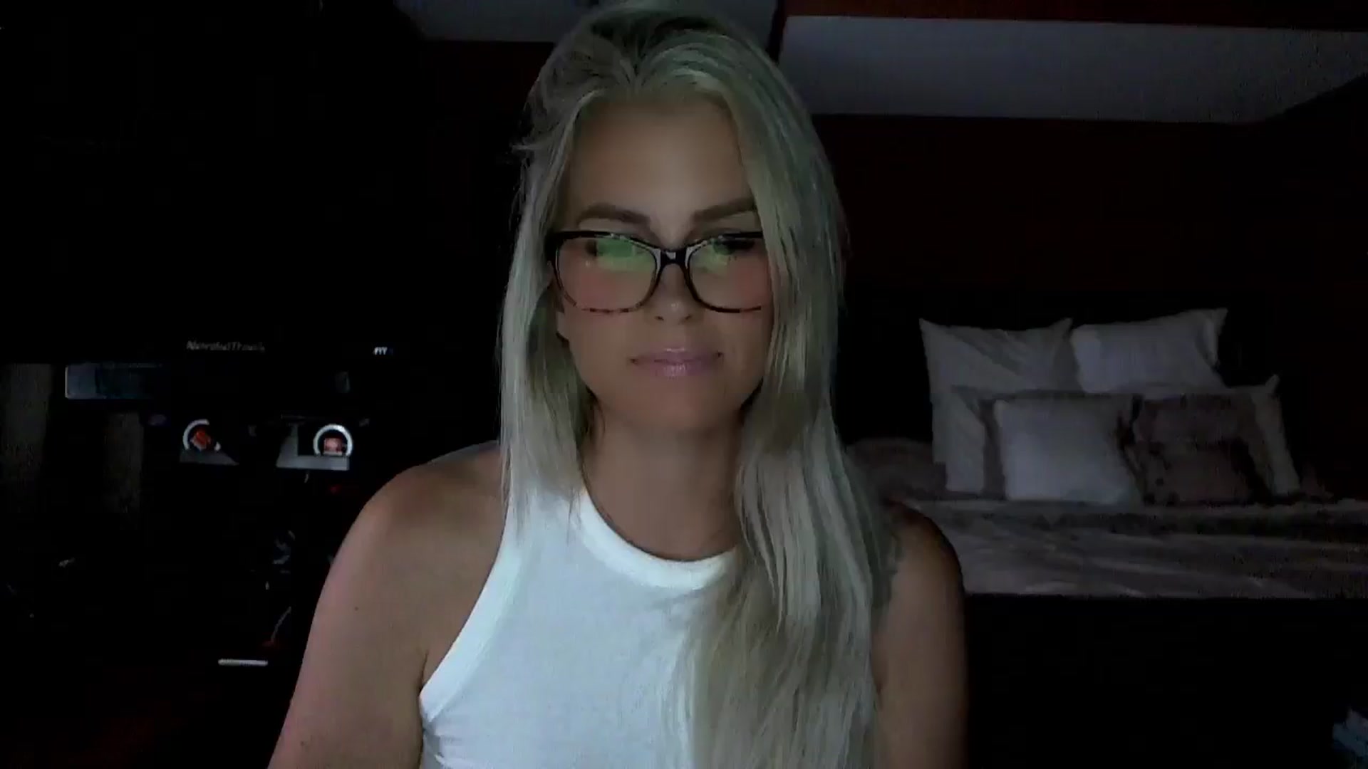 Gallery image thumbnail from Cora9's myfreecams stream on, 07/09/2025, 04:46 image 1 of 20