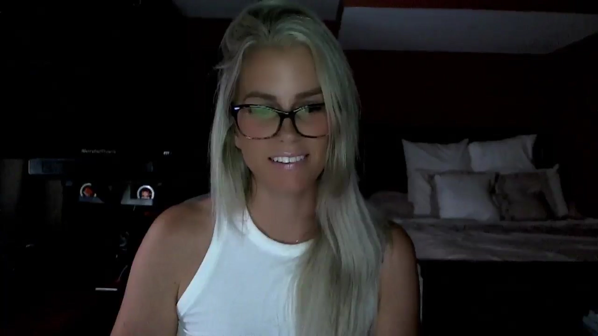 Gallery image thumbnail from Cora9's myfreecams stream on, 07/09/2025, 04:46 image 6 of 20