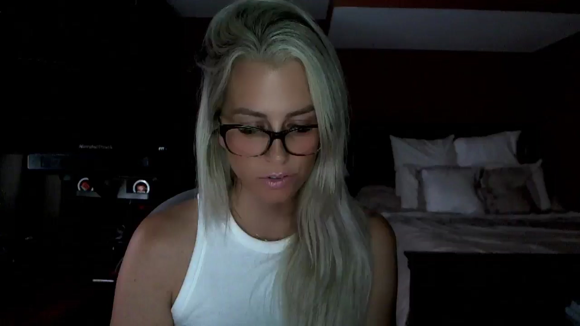 Gallery image thumbnail from Cora9's myfreecams stream on, 07/09/2025, 04:46 image 3 of 20