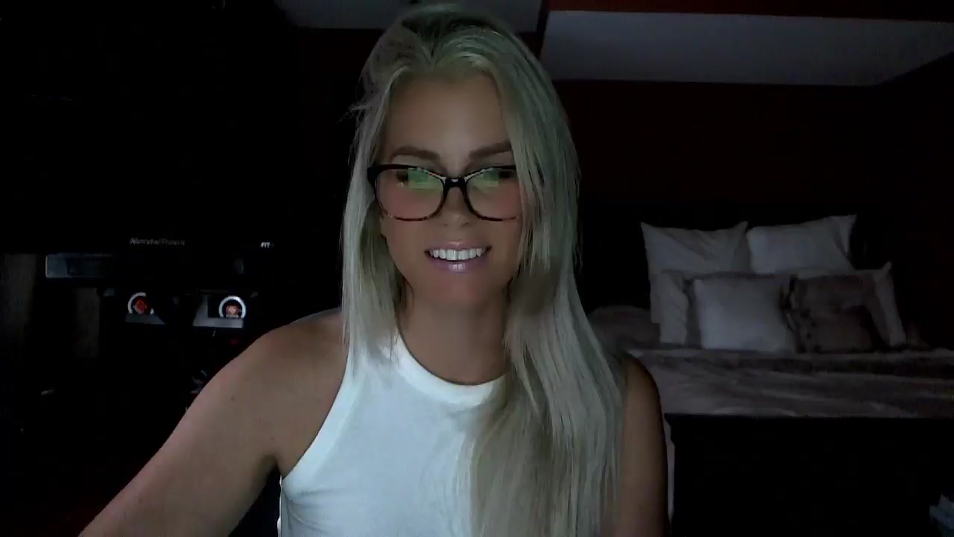 Gallery image thumbnail from Cora9's myfreecams stream on, 07/09/2025, 04:46 image 5 of 20