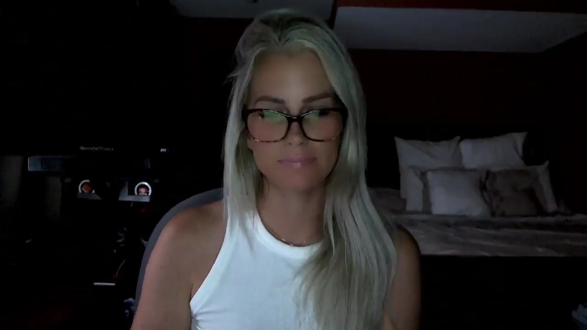 Gallery image thumbnail from Cora9's myfreecams stream on, 07/09/2025, 04:46 image 15 of 20