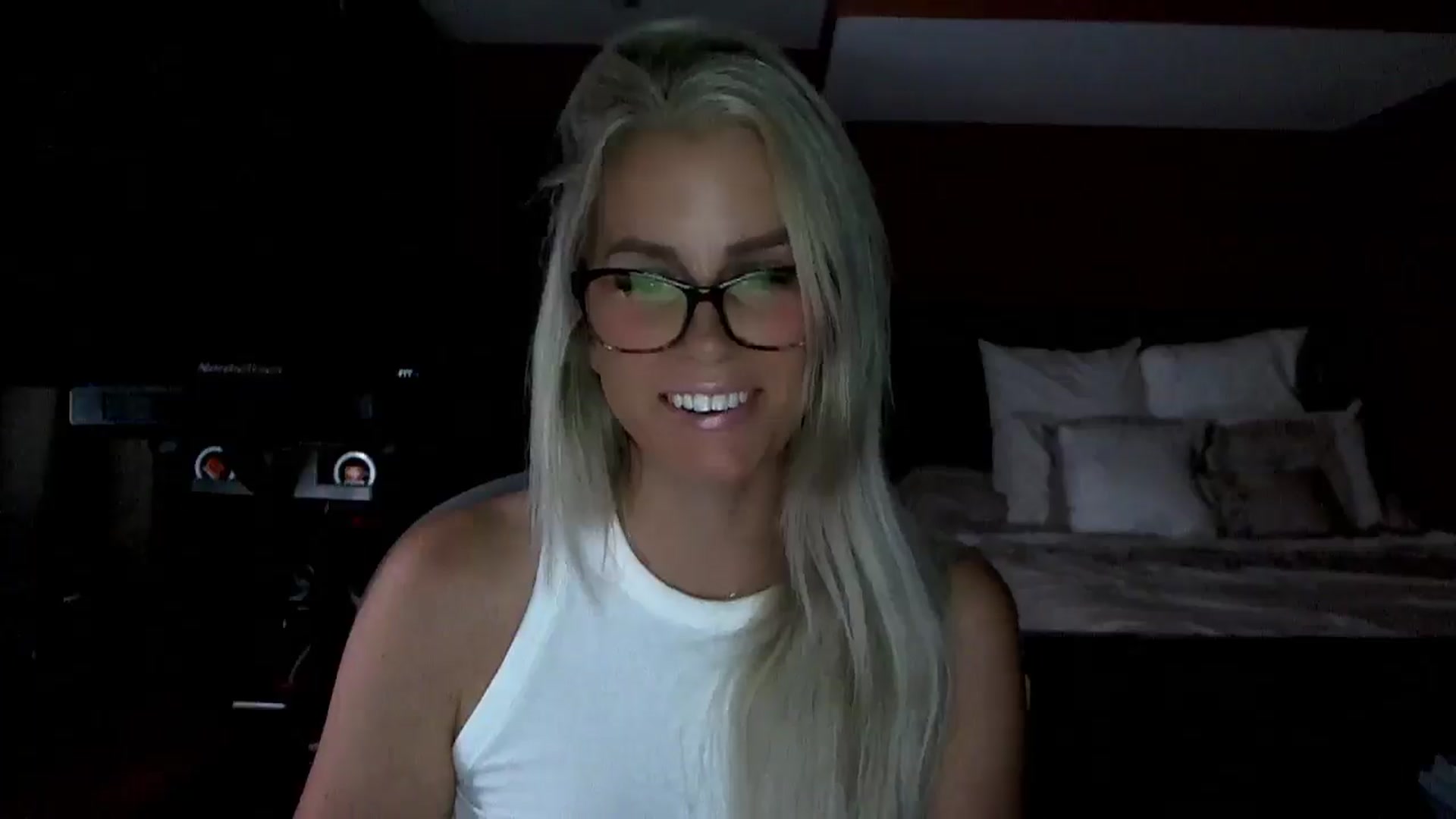 Gallery image thumbnail from Cora9's myfreecams stream on, 07/09/2025, 04:46 image 9 of 20